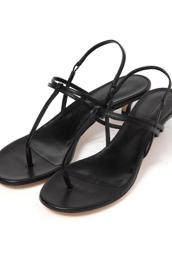 【ブリル/BRILL】の【BRENTELLA】Wストラップトングサンダル インテリア・キッズ・メンズ・レディースファッション・服の通販 founy(ファニー) https://founy.com/ ファッション Fashion レディースファッション Fashion for Women コレクション Collection, Seasonal Line サンダル Sandals, Summer Shoes シューズ Shoes, Footwear スマート Smart, Elegant フィット Fit, Slim Fit モダン Modern, Contemporary 再入荷 Restock / Back in Stock 夏 Summer |ID: prp329100004609909 ipo3291000000032976856