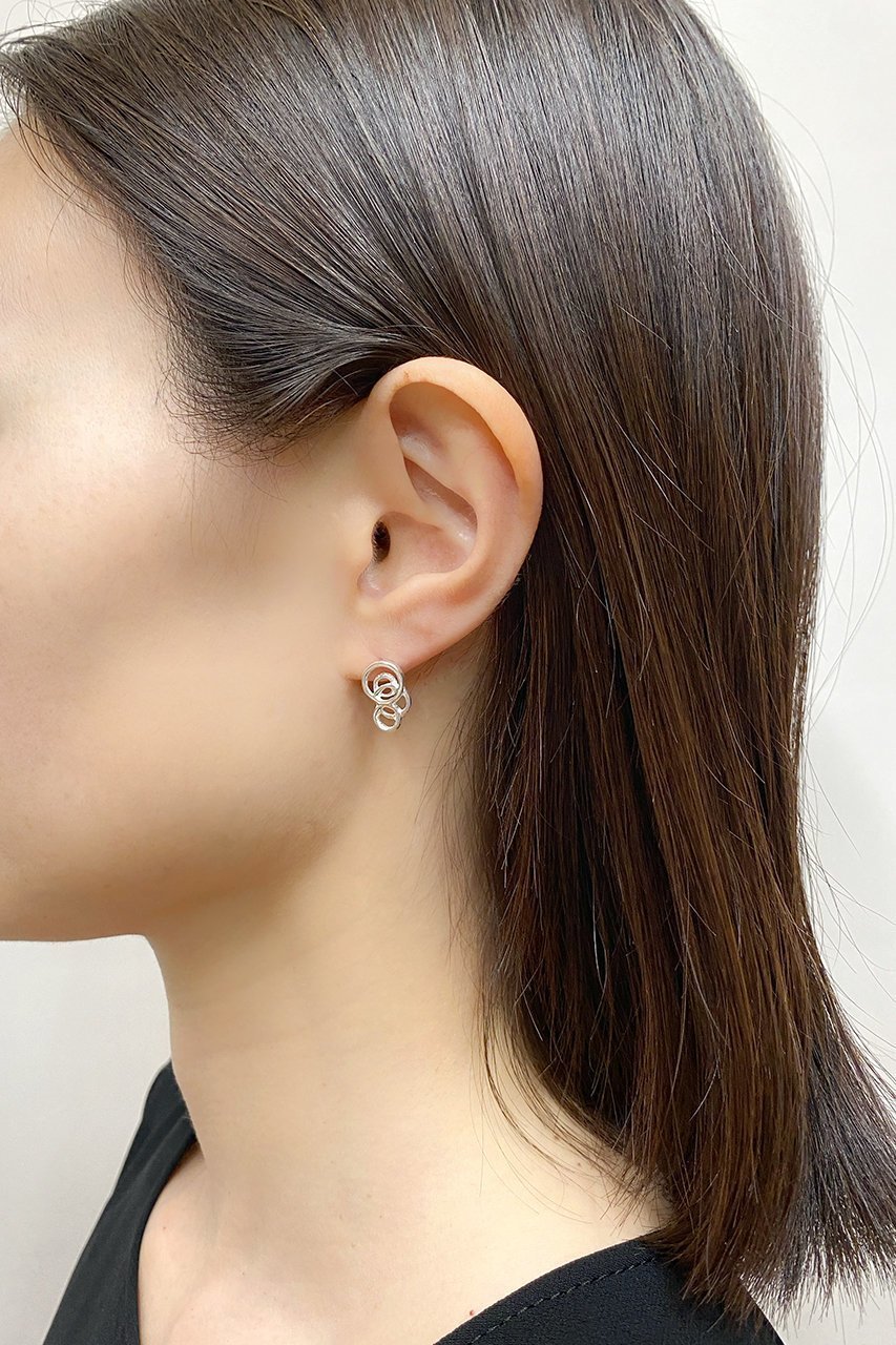 【カオル/KAORU】のMizutama ピアス S 人気、トレンドファッション・服の通販 founy(ファニー) 　ファッション　Fashion　レディースファッション　Fashion for Women　ジュエリー　Jewelry　ファッションリング　Fashion Rings　イヤリング・フープ・ドロップタイプ　Hoop, Drop & Clip Earrings　イヤリング　Earrings　シルバー　Silver, Metallic Silver　パーティ　Party, Party Style　モチーフ　Motif, Design Theme　リュクス　Luxury, Elegant, High-End, Chic　水玉　Polka Dot, Dot Pattern　other-2|ID: prp329100004610618 ipo3291000000035373954