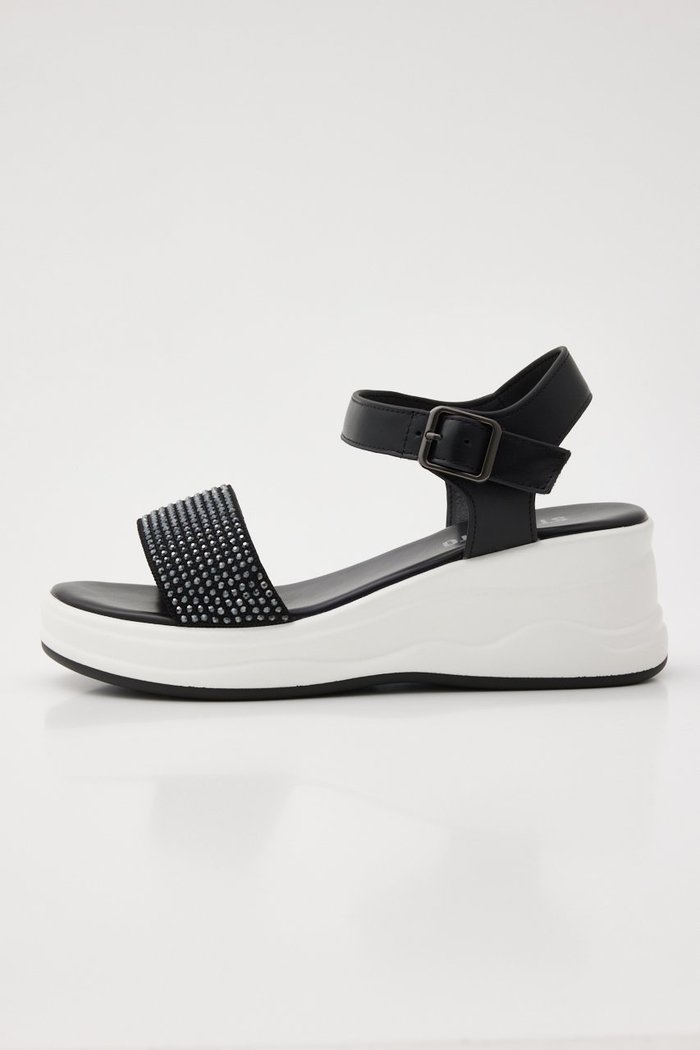 【スタッカート/STACCATO】のフーゴスポーティーヒールサンダル インテリア・キッズ・メンズ・レディースファッション・服の通販 founy(ファニー) https://founy.com/ ファッション Fashion レディースファッション Fashion for Women おすすめ Recommended / Our Picks サンダル Sandals, Summer Shoes シルバー Silver, Metallic Silver ストーン Stone, Gem-Like トレンド Trend, Trending Now エレガント 上品 Elegant 今季 This Season, Current Season 軽量 Lightweight, Ultra Light |ID: prp329100004610647 ipo3291000000032989350