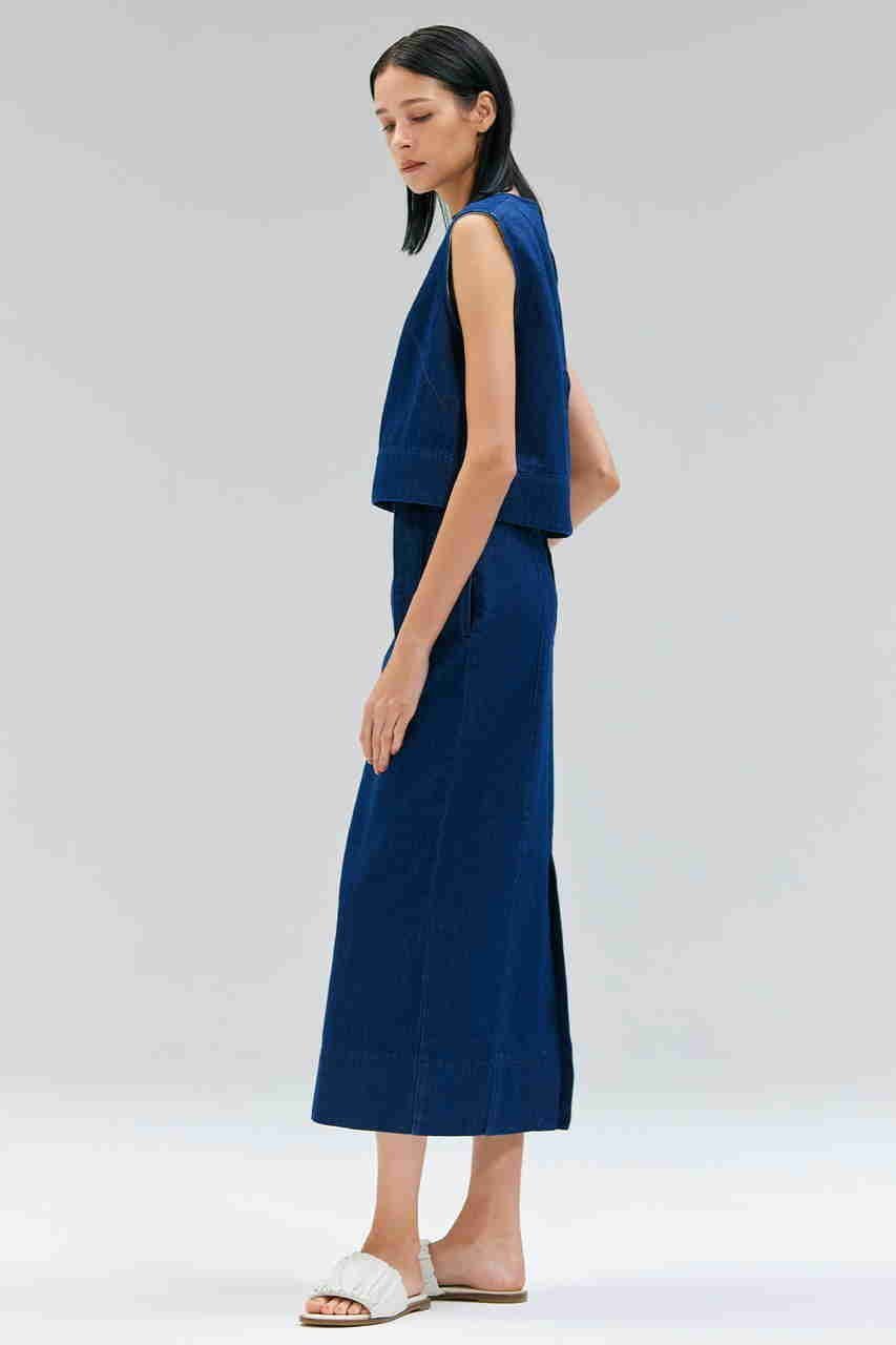 【ベイジ,/BEIGE,】のNAVIGLIO(ナヴィリオ)/ショート丈ノースリーブデニムブラウス 人気、トレンドファッション・服の通販 founy(ファニー) 　ファッション　Fashion　レディースファッション　Fashion for Women　トップス・カットソー　Cut & Sew Tops　キャミソール&ノースリーブ　Camisoles & Sleeveless Tops　シャツ・ブラウス・オフィスカジュアル　Elegant Blouses & Button-Ups　おすすめ　Recommended / Our Picks　コンパクト　Compact, Small Size　ショート　Short, Short Length　デニム　Denim, Jeans Material　ノースリーブ　Sleeveless, No-Sleeve　ハイネック　High Neck, Mock Neck　other-6|ID: prp329100004610681 ipo3291000000036225417