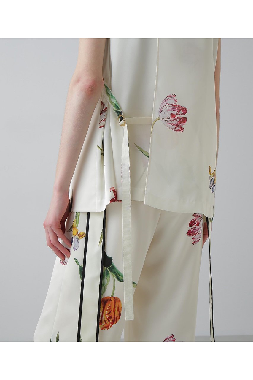 【アドーア/ADORE】のピクトリカルブックプリントジレ 人気、トレンドファッション・服の通販 founy(ファニー) 　ファッション　Fashion　レディースファッション　Fashion for Women　アウター　Coat / Outerwear Collection　レディースジャケット・軽アウター　Jackets　イラスト　Illustration　インナー　Innerwear　ジャケット　Jacket, Outerwear　プリント　Print, Printed Pattern　新作・新入荷　New Arrivals / New In　無地　Plain, Solid Color　other-8|ID: prp329100004610697 ipo3291000000032989754