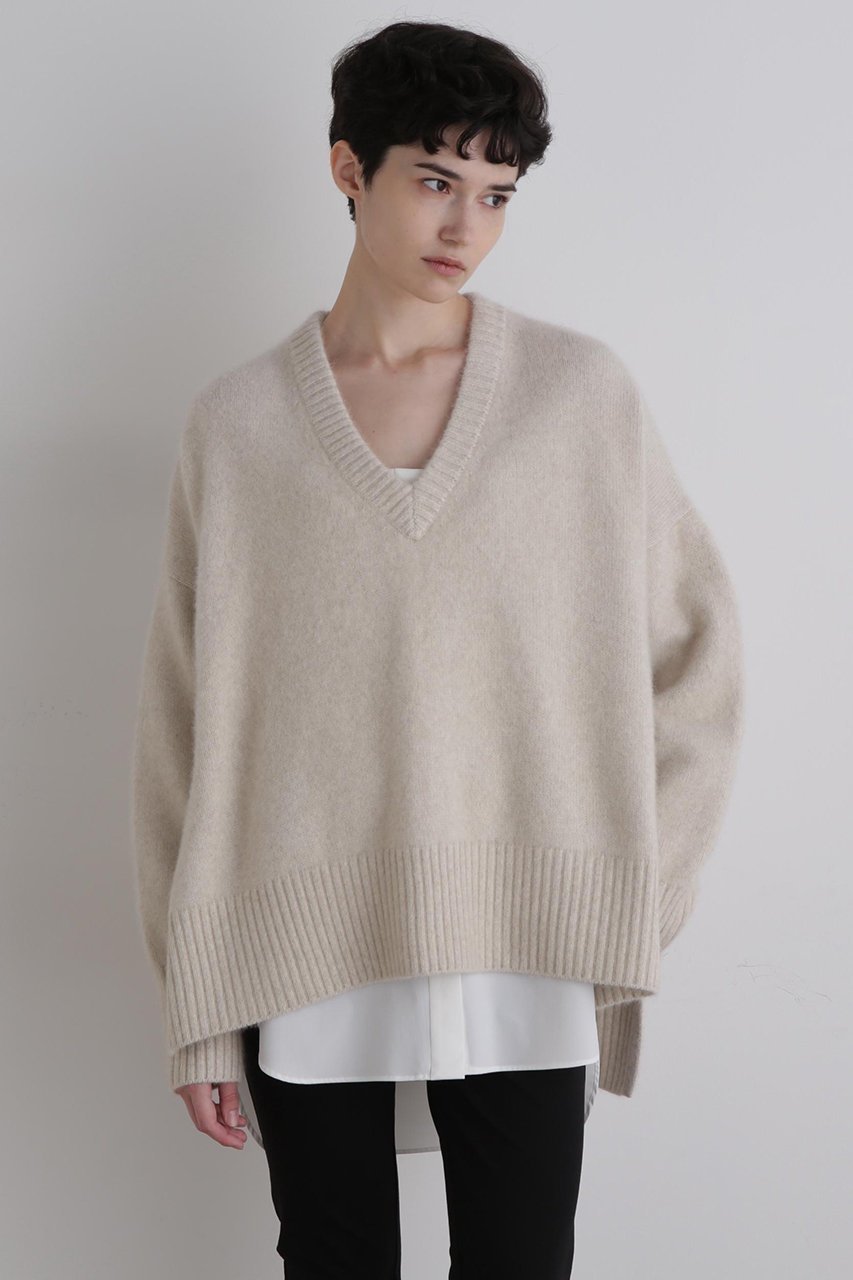 【ル フィル/LE PHIL】のFOX混Vネックニット 人気、トレンドファッション・服の通販 founy(ファニー) 　ファッション　Fashion　レディースファッション　Fashion for Women　トップス・カットソー　Cut & Sew Tops　ニット　Knit Tops & Sweaters　カジュアルプルオーバー・ニットトップス　Pullovers & Knit Tops / Casual Pullovers　Vネックトップス　V-Neck Tops / V-Cut Neckline Shirts　スタンダード　Standard, Basic　デコルテ　Décolleté, Neckline　フォックス　Fox, Fox Fur　リラックス　Relax, Relaxed Fit　エレガント 上品　Elegant　other-2|ID: prp329100004610703 ipo3291000000035945093