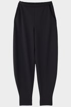 【ル フィル/LE PHIL】のライトダンボールバレルパンツ 人気、トレンドファッション・服の通販 founy(ファニー) ファッション Fashion レディースファッション Fashion for Women パンツ Pants & Trousers コンパクト Compact, Small Size ストレッチ Stretch, Stretchy Fabric フォルム Silhouette, Form リラックス Relax, Relaxed Fit thumbnail ブラック|ID: prp329100004610717 ipo3291000000036532186