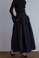 【ル フィル/LE PHIL】のサークルジャガードスカート 人気、トレンドファッション・服の通販 founy(ファニー) ファッション Fashion レディースファッション Fashion for Women スカート Skirts ロングスカート Long Skirts / Maxi & Midi Skirts おすすめ Recommended / Our Picks サークル Circle, Round Design シンプル Simple, Minimal ジャカード／ジャガード Jacquard, Woven Pattern スタンダード Standard, Basic ドレス Dress, One-Piece マキシ Maxi, Full Length モチーフ Motif, Design Theme ランダム Random, Irregular ロング Long, Long-Length |ID:prp329100004610739
