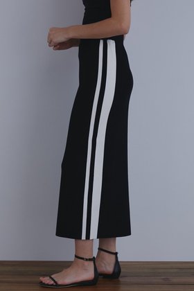 【ル フィル/LE PHIL】 ラインニットスカート人気、トレンドファッション・服の通販 founy(ファニー) ファッション Fashion レディースファッション Fashion for Women スカート Skirts ロングスカート Long Skirts / Maxi & Midi Skirts スタンダード Standard, Basic スポーティ Sporty, Casual Athletic ペンシル Pencil, Pencil Skirt ボトム Bottoms, Lower Wear ロング Long, Long-Length |ID:prp329100004610740