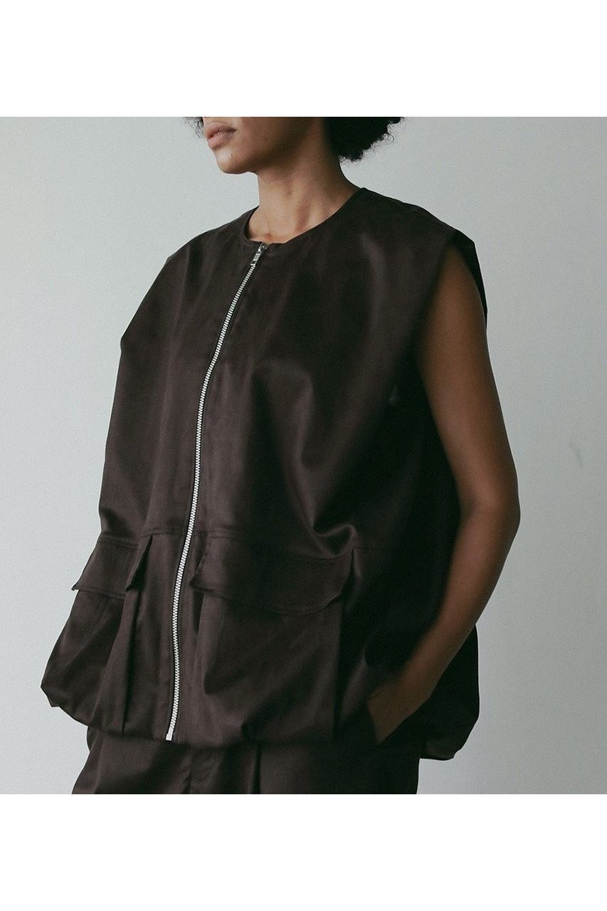 【ハー/HER.】の【7/17 12:00販売開始】フロントジップベストブラウス 人気、トレンドファッション・服の通販 founy(ファニー) 　ファッション　Fashion　レディースファッション　Fashion for Women　アウター　Coat / Outerwear Collection　トップス・カットソー　Cut & Sew Tops　シャツ・ブラウス・オフィスカジュアル　Elegant Blouses & Button-Ups　ベスト&ジレ / 重ね着スタイル　Vests & Gilets　ショート　Short, Short Length　スリーブ　Sleeve, Long Sleeve / Short Sleeve　バルーン　Balloon, Balloon Silhouette　ベスト　Vest, Waistcoat　ポケット　Pocket, Pocket Detail　新作・新入荷　New Arrivals / New In　other-4|ID: prp329100004612540 ipo3291000000033013741