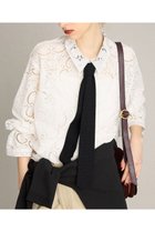 【ブリル/BRILL】のシシュウフラットカラーブラウス 人気、トレンドファッション・服の通販 founy(ファニー) ファッション Fashion レディースファッション Fashion for Women トップス・カットソー Cut & Sew Tops シャツ・ブラウス・オフィスカジュアル Elegant Blouses & Button-Ups おすすめ Recommended / Our Picks スリーブ Sleeve, Long Sleeve / Short Sleeve ロング Long, Long-Length 新作・新入荷 New Arrivals / New In thumbnail ホワイト|ID: prp329100004613294 ipo3291000000033021454