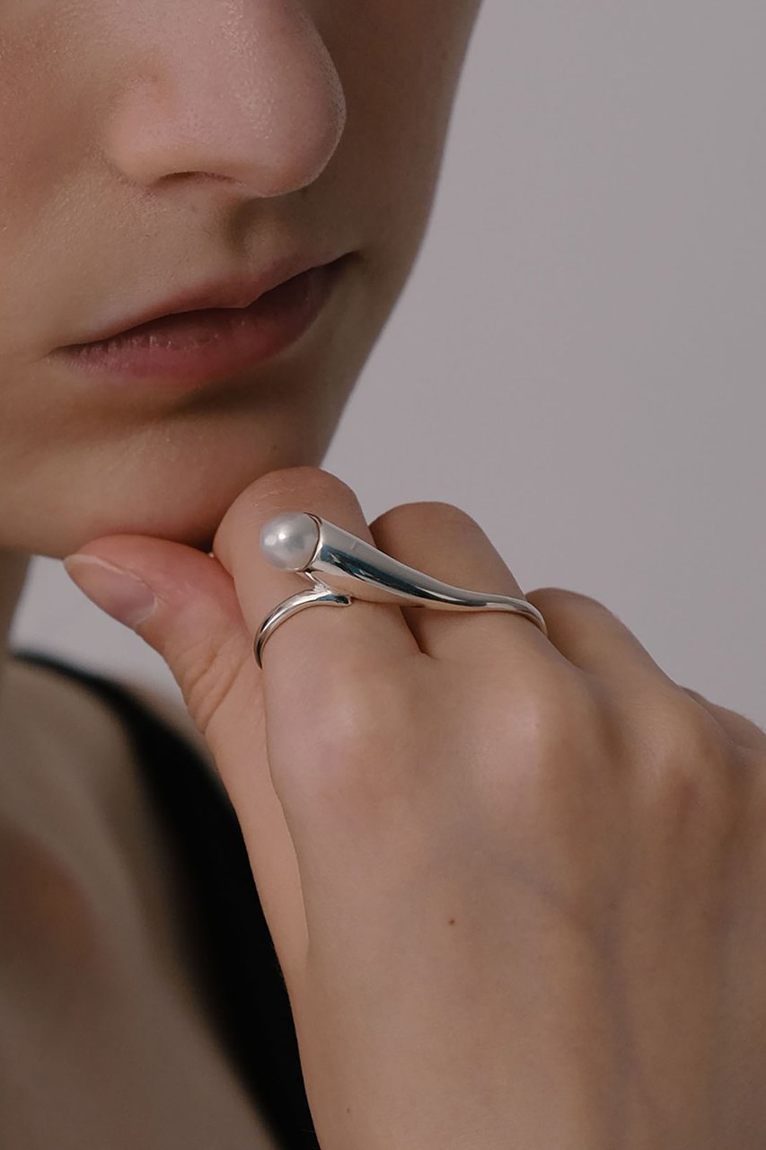 【ナチュラリジュエリ/NATURALI JEWELRY】のSILVER カロスダブルフィンガーリング 人気、トレンドファッション・服の通販 founy(ファニー) 　ファッション　Fashion　レディースファッション　Fashion for Women　ジュエリー　Jewelry　なめらか　Smooth, Silky Texture　シルバー　Silver, Metallic Silver　パール　Pearl, Pearl Accent　フォルム　Silhouette, Form　モチーフ　Motif, Design Theme　エレガント 上品　Elegant　other-7|ID: prp329100004613993 ipo3291000000036071934