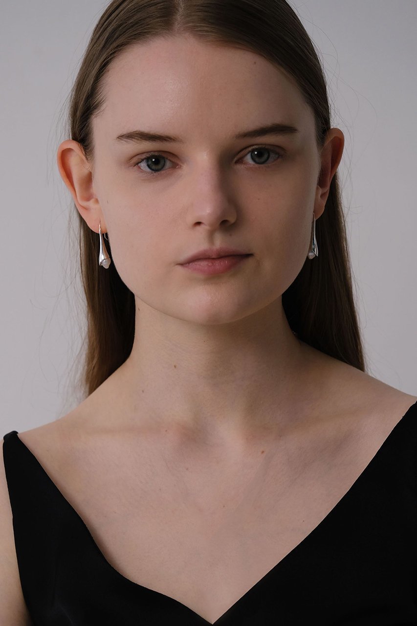【ナチュラリジュエリ/NATURALI JEWELRY】のSILVER カロスドロップピアス 人気、トレンドファッション・服の通販 founy(ファニー) 　ファッション　Fashion　レディースファッション　Fashion for Women　ジュエリー　Jewelry　ファッションリング　Fashion Rings　イヤリング・フープ・ドロップタイプ　Hoop, Drop & Clip Earrings　イヤリング　Earrings　シェイプ　Shape, Slim Fit　ドロップ　Drop Shoulder, Dropped Style　パール　Pearl, Pearl Accent　フォルム　Silhouette, Form　モチーフ　Motif, Design Theme　エレガント 上品　Elegant　other-6|ID: prp329100004613995 ipo3291000000035796250