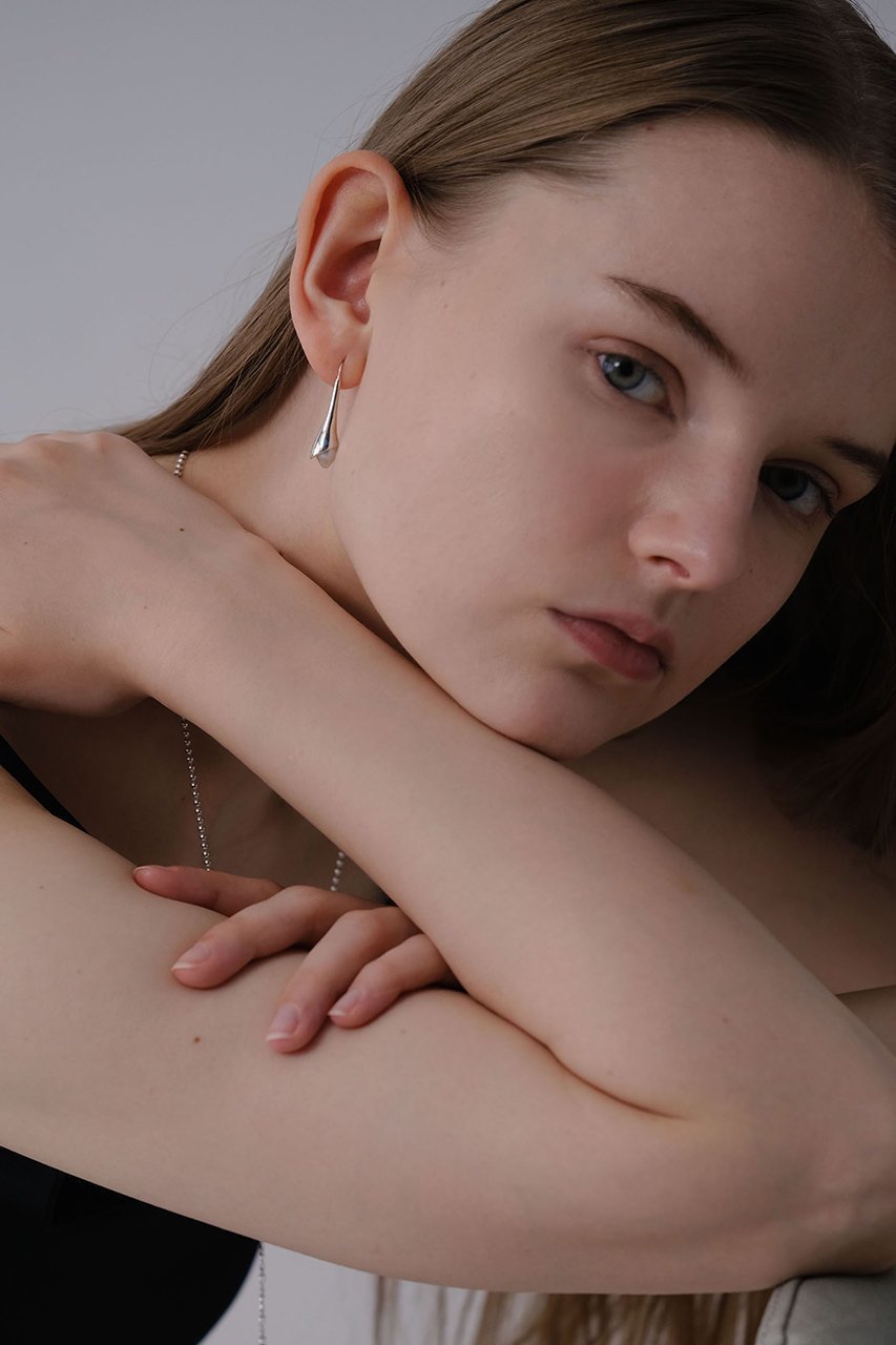 【ナチュラリジュエリ/NATURALI JEWELRY】のSILVER カロスドロップピアス 人気、トレンドファッション・服の通販 founy(ファニー) 　ファッション　Fashion　レディースファッション　Fashion for Women　ジュエリー　Jewelry　ファッションリング　Fashion Rings　イヤリング・フープ・ドロップタイプ　Hoop, Drop & Clip Earrings　イヤリング　Earrings　シェイプ　Shape, Slim Fit　ドロップ　Drop Shoulder, Dropped Style　パール　Pearl, Pearl Accent　フォルム　Silhouette, Form　モチーフ　Motif, Design Theme　エレガント 上品　Elegant　other-7|ID: prp329100004613995 ipo3291000000035796253