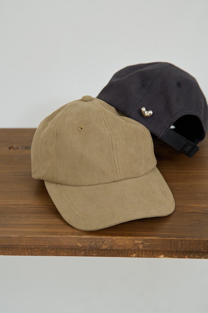 【ガリャルダガランテ/GALLARDAGALANTE】のピン付キャップ インテリア・キッズ・メンズ・レディースファッション・服の通販 founy(ファニー) ファッション Fashion レディースファッション Fashion for Women キャップ&ハット Hats & Caps キャップ Cap, Baseball Cap ジャケット Jacket, Outerwear フィット Fit, Slim Fit ブローチ Brooch, Pin Brooch 冬 Winter / This Winter 夏 Summer 帽子 Hat, Headwear 秋 Autumn ベージュ|ID: prp329100004614015 ipo3291000000035374462