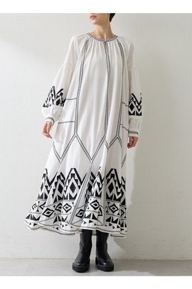 【ウィムガゼット/Whim Gazette】のエンブロイダリーワンピース 人気、トレンドファッション・服の通販 founy(ファニー) ファッション Fashion レディースファッション Fashion for Women ワンピース Dresses チュニック Tunic Tops & Dresses 2025年 2025 2025-2026秋冬・A/W Autumn/Winter 2025–26 AW25–26 アクセサリー Fashion Accessories インド Indian Textile エスニック Ethnic Style シューズ Shoes, Footwear チュニック Tunic, Long Top デニム Denim, Jeans Material モチーフ Motif, Design Theme モノトーン Monotone, Black and White ロング Long, Long-Length A/W・秋冬 Autumn/Winter |ID:prp329100004614055