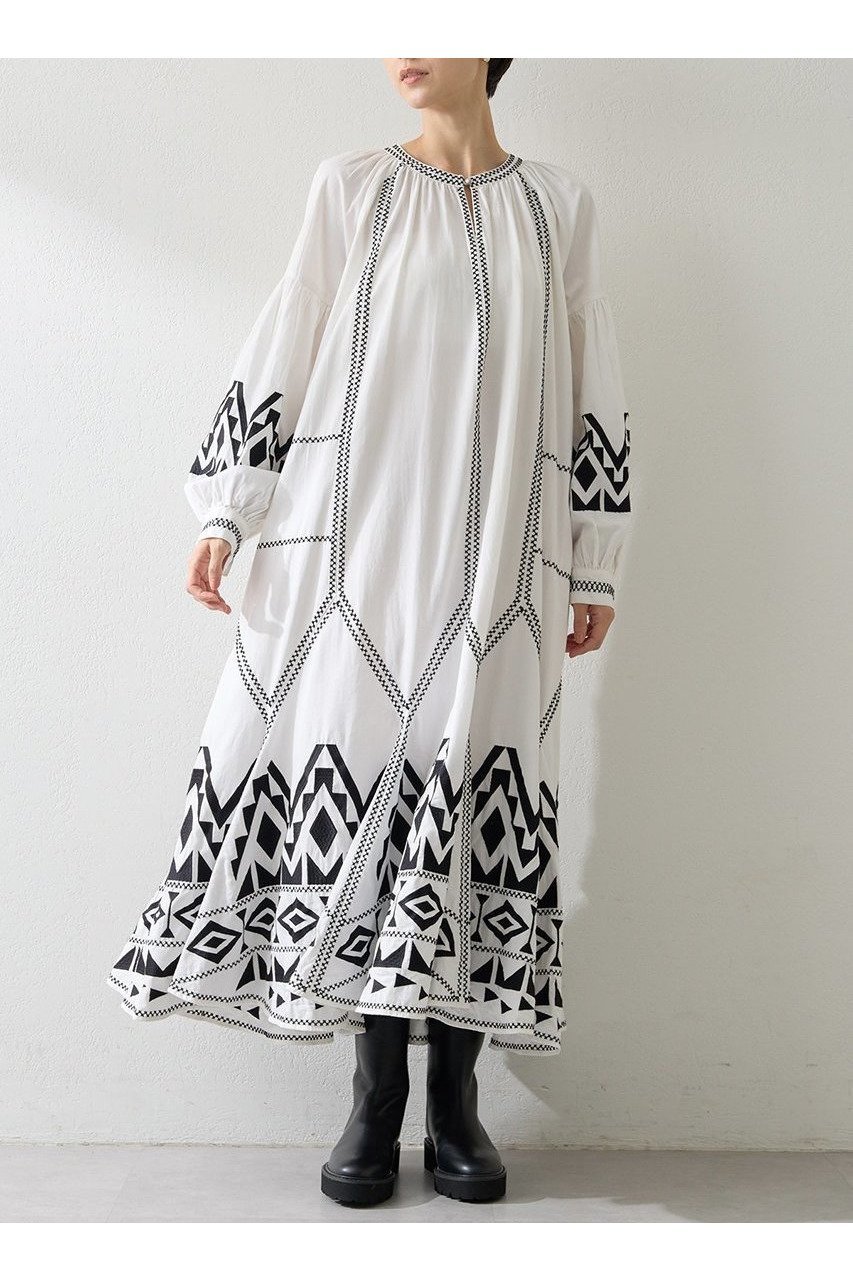 【ウィムガゼット/Whim Gazette】のエンブロイダリーワンピース 人気、トレンドファッション・服の通販 founy(ファニー) 　ファッション　Fashion　レディースファッション　Fashion for Women　ワンピース　Dresses　チュニック　Tunic Tops & Dresses　2025年　2025　2025-2026秋冬・A/W　Autumn/Winter 2025–26 AW25–26　アクセサリー　Fashion Accessories　インド　Indian Textile　エスニック　Ethnic Style　シューズ　Shoes, Footwear　チュニック　Tunic, Long Top　デニム　Denim, Jeans Material　モチーフ　Motif, Design Theme　モノトーン　Monotone, Black and White　ロング　Long, Long-Length　A/W・秋冬　Autumn/Winter　 other-1|ID: prp329100004614055 ipo3291000000033035097