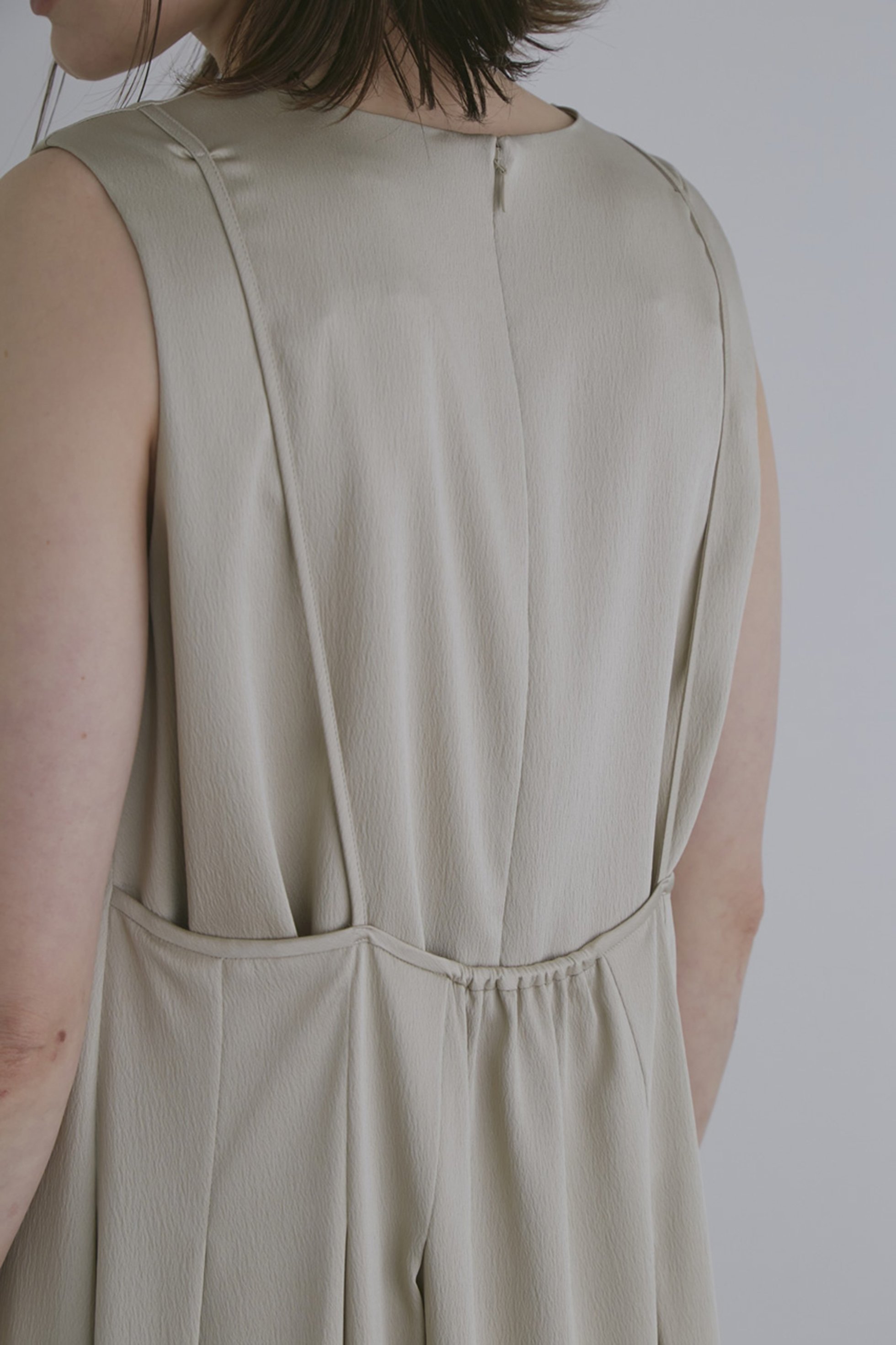 【ル フィル/LE PHIL】のハンマーサテンワンピース 人気、トレンドファッション・服の通販 founy(ファニー) 　ファッション　Fashion　レディースファッション　Fashion for Women　ワンピース　Dresses　チュニック　Tunic Tops & Dresses　サテン　Satin, Glossy Fabric　シンプル　Simple, Minimal　チュニック　Tunic, Long Top　フレア　Flare, Flared　フロント　Front, Front Design　ロング　Long, Long-Length　エレガント 上品　Elegant　羽織　Haori, Light Jacket　other-6|ID: prp329100004614987 ipo3291000000033048019