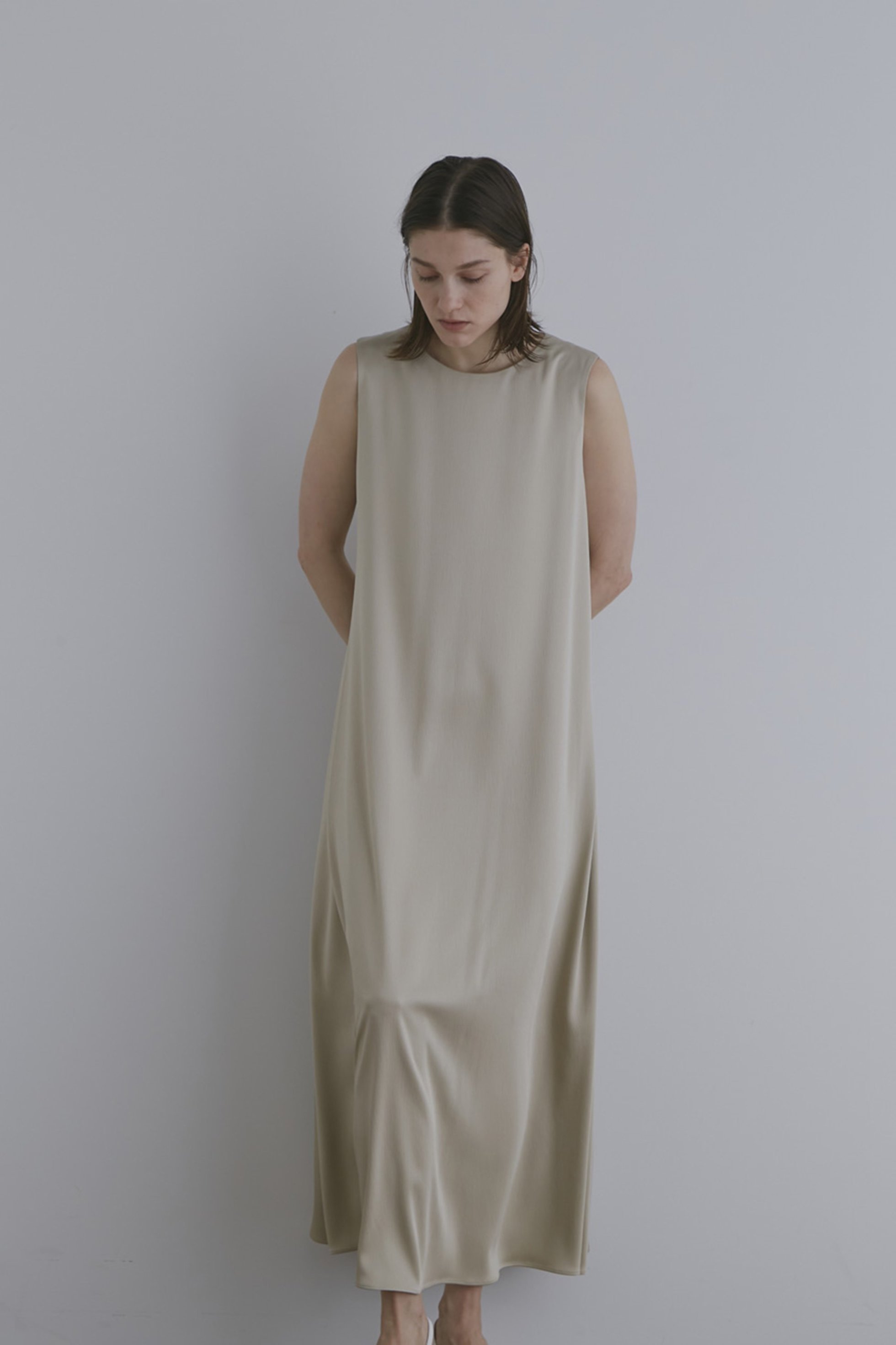 【ル フィル/LE PHIL】のハンマーサテンワンピース 人気、トレンドファッション・服の通販 founy(ファニー) 　ファッション　Fashion　レディースファッション　Fashion for Women　ワンピース　Dresses　チュニック　Tunic Tops & Dresses　サテン　Satin, Glossy Fabric　シンプル　Simple, Minimal　チュニック　Tunic, Long Top　フレア　Flare, Flared　フロント　Front, Front Design　ロング　Long, Long-Length　エレガント 上品　Elegant　羽織　Haori, Light Jacket　other-8|ID: prp329100004614987 ipo3291000000033048023