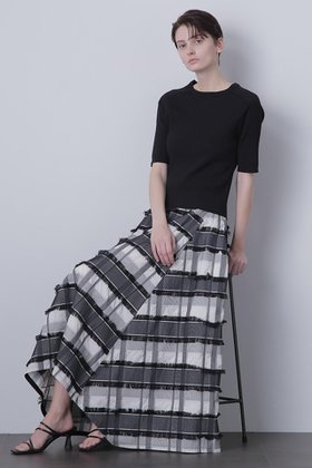 【ヒューエルミュージアム/hueLe Museum】の【hLM】チェックジャガードスカート 人気、トレンドファッション・服の通販 founy(ファニー) ファッション Fashion レディースファッション Fashion for Women スカート Skirts ロングスカート Long Skirts / Maxi & Midi Skirts カッティング Cutting Detail シンプル Simple, Minimal ジャカード／ジャガード Jacquard, Woven Pattern タフタ Taffeta, Structured Fabric フレア Flare, Flared ロング Long, Long-Length |ID:prp329100004615037