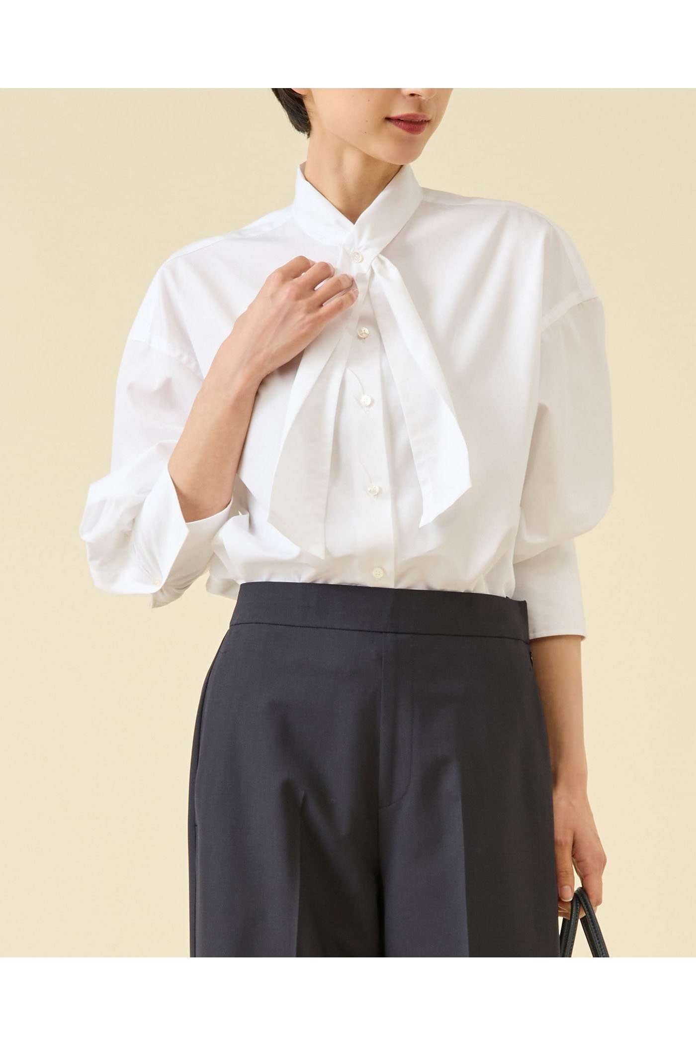 【マルティニーク/martinique】のESSENTIAL ボウタイブラウス 人気、トレンドファッション・服の通販 founy(ファニー) 　ファッション　Fashion　レディースファッション　Fashion for Women　トップス・カットソー　Cut & Sew Tops　シャツ・ブラウス・オフィスカジュアル　Elegant Blouses & Button-Ups　2025年　2025　2025-2026秋冬・A/W　Autumn/Winter 2025–26 AW25–26　おすすめ　Recommended / Our Picks　ジャケット　Jacket, Outerwear　スリーブ　Sleeve, Long Sleeve / Short Sleeve　ロング　Long, Long-Length　冬　Winter / This Winter　秋　Autumn　A/W・秋冬　Autumn/Winter　 other-1|ID: prp329100004615987 ipo3291000000033059903