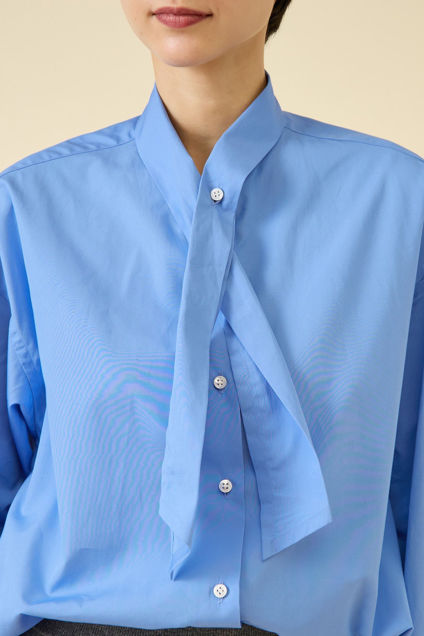 【マルティニーク/martinique】のESSENTIAL ボウタイブラウス 人気、トレンドファッション・服の通販 founy(ファニー) 　ファッション　Fashion　レディースファッション　Fashion for Women　トップス・カットソー　Cut & Sew Tops　シャツ・ブラウス・オフィスカジュアル　Elegant Blouses & Button-Ups　2025年　2025　2025-2026秋冬・A/W　Autumn/Winter 2025–26 AW25–26　おすすめ　Recommended / Our Picks　ジャケット　Jacket, Outerwear　スリーブ　Sleeve, Long Sleeve / Short Sleeve　ロング　Long, Long-Length　冬　Winter / This Winter　秋　Autumn　A/W・秋冬　Autumn/Winter　other-8|ID: prp329100004615987 ipo3291000000033059916