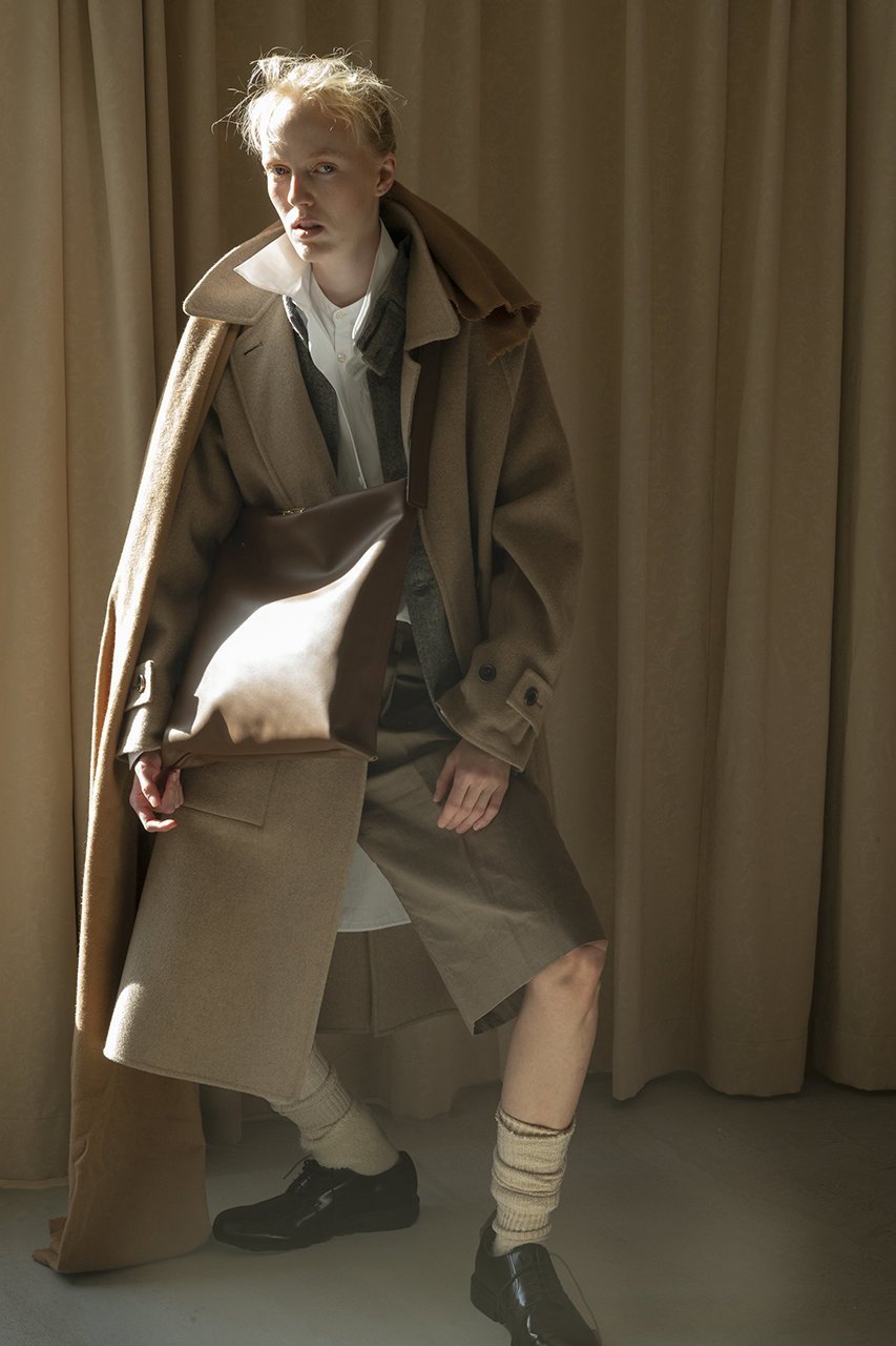 【プンティ/PUNTI】のGRAFT L 2wayトートバッグ 人気、トレンドファッション・服の通販 founy(ファニー) 　ファッション　Fashion　レディースファッション　Fashion for Women　バッグ　Bags　2025年　2025　2025-2026秋冬・A/W　Autumn/Winter 2025–26 AW25–26　なめらか　Smooth, Silky Texture　クラッチ　Clutch, Clutch Bag　ショルダー　Shoulder, Shoulder Strap　シンプル　Simple, Minimal　リュクス　Luxury, Elegant, High-End, Chic　A/W・秋冬　Autumn/Winter　other-2|ID: prp329100004616869 ipo3291000000033075448