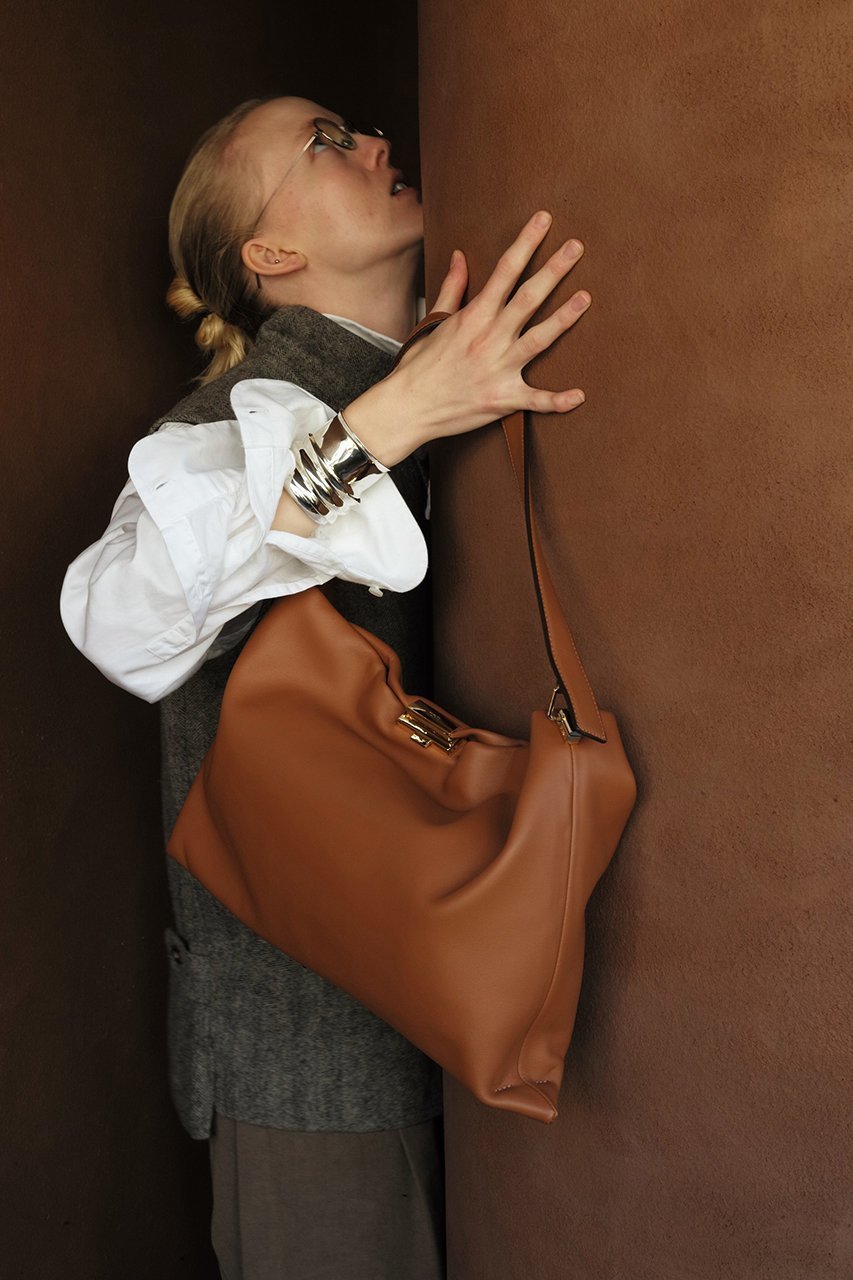【プンティ/PUNTI】のGRAFT ショルダートート 人気、トレンドファッション・服の通販 founy(ファニー) 　ファッション　Fashion　レディースファッション　Fashion for Women　バッグ　Bags　おすすめ　Recommended / Our Picks　エレガント 上品　Elegant　クラッチ　Clutch, Clutch Bag　ラップ　Wrap, Wrap Design　リュクス　Luxury, Elegant, High-End, Chic　other-2|ID: prp329100004616870 ipo3291000000033075457