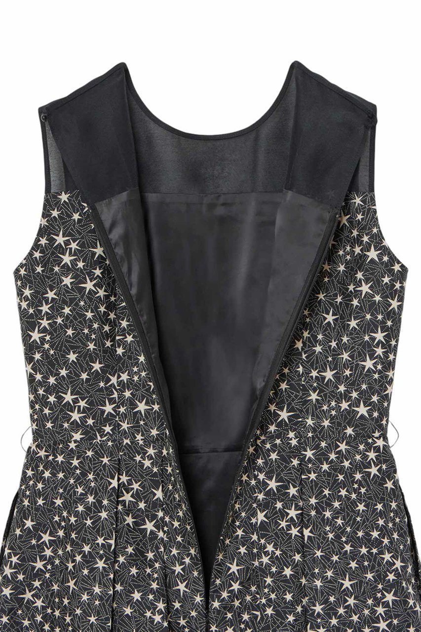 【アナイ/ANAYI】のスターダストジャガードシアーヨークワンピース 人気、トレンドファッション・服の通販 founy(ファニー) 　ファッション　Fashion　レディースファッション　Fashion for Women　ワンピース　Dresses　チュニック　Tunic Tops & Dresses　イタリア　Italy　エレガント 上品　Elegant　オーガンジー　Organza Fabric　コレクション　Collection, Seasonal Line　ジャカード／ジャガード　Jacquard, Woven Pattern　チュニック　Tunic, Long Top　テクスチャー　Texture, Textured Fabric　ノースリーブ　Sleeveless, No-Sleeve　バレエ　Ballet, Ballet Style　ビジュー　Bijou, Jewel-like Accent　フォルム　Silhouette, Form　フレア　Flare, Flared　ボレロ　Bolero, Short Cardigan　モチーフ　Motif, Design Theme　ヨーク　Yoke, Yoke Design　冬　Winter / This Winter　再入荷　Restock / Back in Stock　おすすめ　Recommended / Our Picks　other-5|ID: prp329100004616885 ipo3291000000033075599