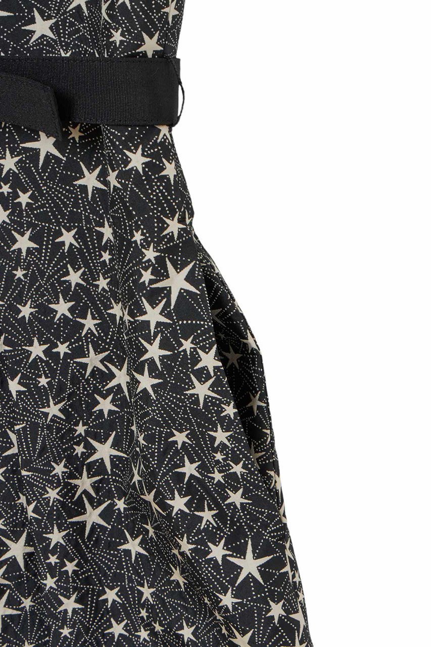 【アナイ/ANAYI】のスターダストジャガードシアーヨークワンピース 人気、トレンドファッション・服の通販 founy(ファニー) 　ファッション　Fashion　レディースファッション　Fashion for Women　ワンピース　Dresses　チュニック　Tunic Tops & Dresses　イタリア　Italy　エレガント 上品　Elegant　オーガンジー　Organza Fabric　コレクション　Collection, Seasonal Line　ジャカード／ジャガード　Jacquard, Woven Pattern　チュニック　Tunic, Long Top　テクスチャー　Texture, Textured Fabric　ノースリーブ　Sleeveless, No-Sleeve　バレエ　Ballet, Ballet Style　ビジュー　Bijou, Jewel-like Accent　フォルム　Silhouette, Form　フレア　Flare, Flared　ボレロ　Bolero, Short Cardigan　モチーフ　Motif, Design Theme　ヨーク　Yoke, Yoke Design　冬　Winter / This Winter　再入荷　Restock / Back in Stock　おすすめ　Recommended / Our Picks　other-6|ID: prp329100004616885 ipo3291000000033075600