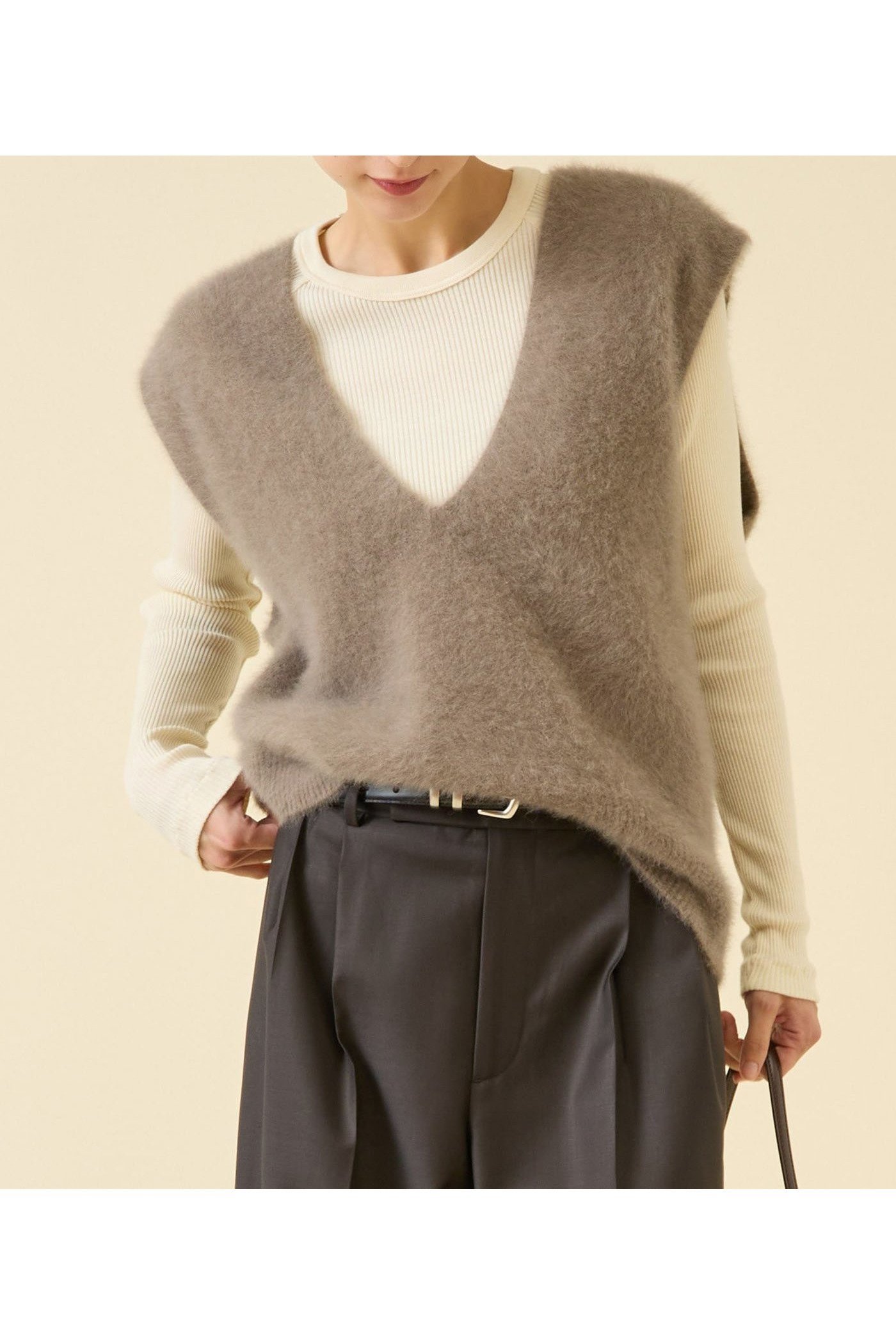 【マルティニーク/martinique】のFOXファーニットジレ 人気、トレンドファッション・服の通販 founy(ファニー) 　ファッション　Fashion　レディースファッション　Fashion for Women　トップス・カットソー　Cut & Sew Tops　ニット　Knit Tops & Sweaters　ベスト&ジレ / 重ね着スタイル　Vests & Gilets　カジュアルプルオーバー・ニットトップス　Pullovers & Knit Tops / Casual Pullovers　2025年　2025　2025-2026秋冬・A/W　Autumn/Winter 2025–26 AW25–26　おすすめ　Recommended / Our Picks　アンゴラ　Angora Knitwear　デニム　Denim, Jeans Material　ロング　Long, Long-Length　エレガント 上品　Elegant　夏　Summer　定番　Standard, Basic Item　秋　Autumn　A/W・秋冬　Autumn/Winter　 other-1|ID: prp329100004616897 ipo3291000000033075713