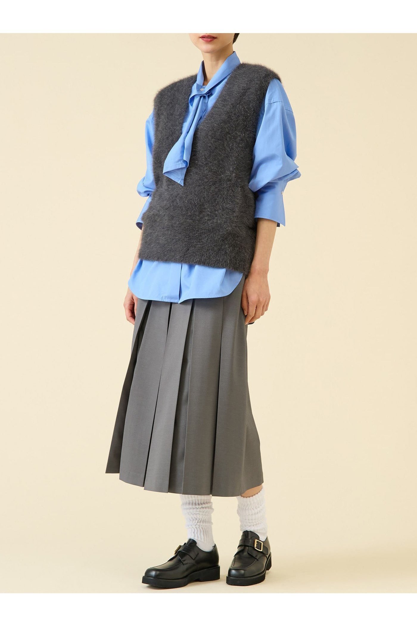 【マルティニーク/martinique】のFOXファーニットジレ 人気、トレンドファッション・服の通販 founy(ファニー) 　ファッション　Fashion　レディースファッション　Fashion for Women　トップス・カットソー　Cut & Sew Tops　ニット　Knit Tops & Sweaters　ベスト&ジレ / 重ね着スタイル　Vests & Gilets　カジュアルプルオーバー・ニットトップス　Pullovers & Knit Tops / Casual Pullovers　2025年　2025　2025-2026秋冬・A/W　Autumn/Winter 2025–26 AW25–26　おすすめ　Recommended / Our Picks　アンゴラ　Angora Knitwear　デニム　Denim, Jeans Material　ロング　Long, Long-Length　エレガント 上品　Elegant　夏　Summer　定番　Standard, Basic Item　秋　Autumn　A/W・秋冬　Autumn/Winter　other-5|ID: prp329100004616897 ipo3291000000033075719