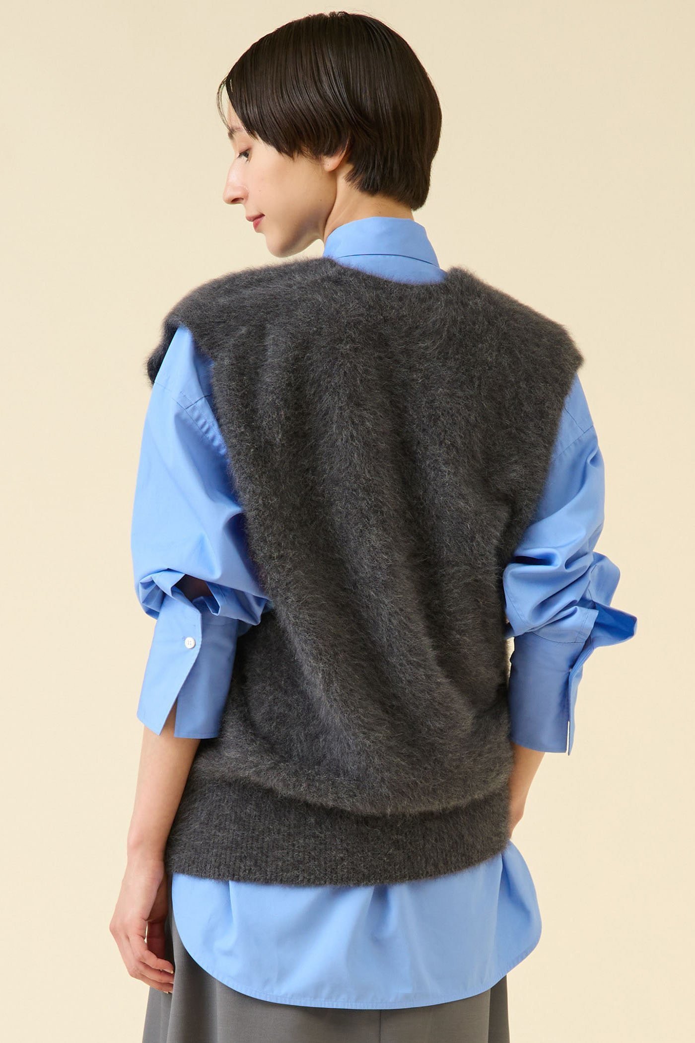 【マルティニーク/martinique】のFOXファーニットジレ 人気、トレンドファッション・服の通販 founy(ファニー) 　ファッション　Fashion　レディースファッション　Fashion for Women　トップス・カットソー　Cut & Sew Tops　ニット　Knit Tops & Sweaters　ベスト&ジレ / 重ね着スタイル　Vests & Gilets　カジュアルプルオーバー・ニットトップス　Pullovers & Knit Tops / Casual Pullovers　おすすめ　Recommended / Our Picks　アンゴラ　Angora Knitwear　デニム　Denim, Jeans Material　ロング　Long, Long-Length　エレガント 上品　Elegant　夏　Summer　定番　Standard, Basic Item　秋　Autumn　other-3|ID: prp329100004616897 ipo3291000000036194261