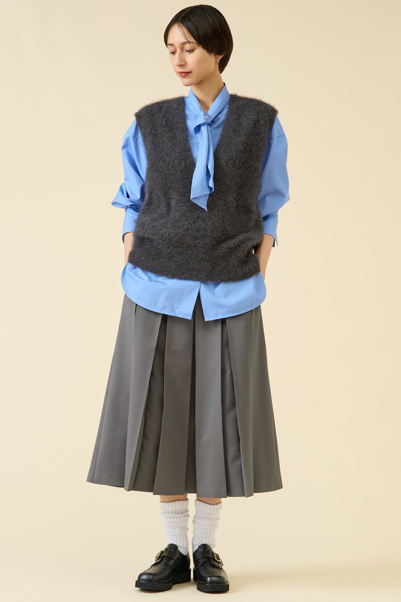 【マルティニーク/martinique】のFOXファーニットジレ 人気、トレンドファッション・服の通販 founy(ファニー) 　ファッション　Fashion　レディースファッション　Fashion for Women　トップス・カットソー　Cut & Sew Tops　ニット　Knit Tops & Sweaters　ベスト&ジレ / 重ね着スタイル　Vests & Gilets　カジュアルプルオーバー・ニットトップス　Pullovers & Knit Tops / Casual Pullovers　おすすめ　Recommended / Our Picks　アンゴラ　Angora Knitwear　デニム　Denim, Jeans Material　ロング　Long, Long-Length　エレガント 上品　Elegant　夏　Summer　定番　Standard, Basic Item　秋　Autumn　other-4|ID: prp329100004616897 ipo3291000000036194262