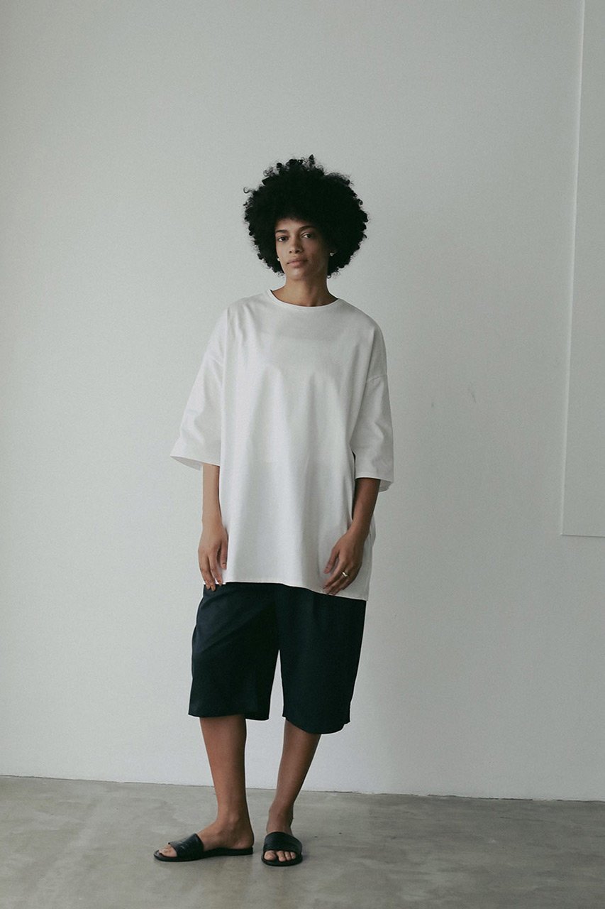 【ハー/HER.】のオーバーサイズドTシャツ 人気、トレンドファッション・服の通販 founy(ファニー) 　ファッション　Fashion　レディースファッション　Fashion for Women　トップス・カットソー　Cut & Sew Tops　シャツ・ブラウス・オフィスカジュアル　Elegant Blouses & Button-Ups　ロングTシャツ・Tシャツ　Longline T-Shirts & Tees　カットソー・ベーシックTシャツ　Cut-and-Sewn Tops / Stretch Tees & Basics　イタリア　Italy　ショート　Short, Short Length　スリーブ　Sleeve, Long Sleeve / Short Sleeve　ビッグ　Big, Oversized　other-7|ID: prp329100004618611 ipo3291000000035859457