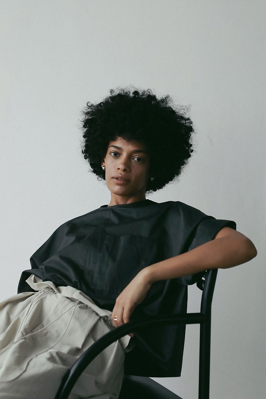 【ハー/HER.】の【7/24 12:00販売開始】ターンアップカフスブラウス 人気、トレンドファッション・服の通販 founy(ファニー) 　ファッション　Fashion　レディースファッション　Fashion for Women　トップス・カットソー　Cut & Sew Tops　シャツ・ブラウス・オフィスカジュアル　Elegant Blouses & Button-Ups　カフス　Cuff Design　サテン　Satin, Glossy Fabric　ショート　Short, Short Length　シンプル　Simple, Minimal　スリーブ　Sleeve, Long Sleeve / Short Sleeve　ポケット　Pocket, Pocket Detail　新作・新入荷　New Arrivals / New In　other-8|ID: prp329100004618612 ipo3291000000033110870