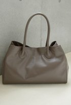 【ウィムガゼット/Whim Gazette】の【Hoaw.】BIG TOTE 人気、トレンドファッション・服の通販 founy(ファニー) ファッション Fashion レディースファッション Fashion for Women バッグ Bags アクセサリー Fashion Accessories イタリア Italy シューズ Shoes, Footwear なめらか Smooth, Silky Texture フォルム Silhouette, Form ポケット Pocket, Pocket Detail A/W・秋冬 Autumn/Winter 旅行 Travel エレガント 上品 Elegant 2025年 2025 2025-2026秋冬・A/W Autumn/Winter 2025–26 AW25–26 thumbnail トープ|ID: prp329100004620159 ipo3291000000033137857