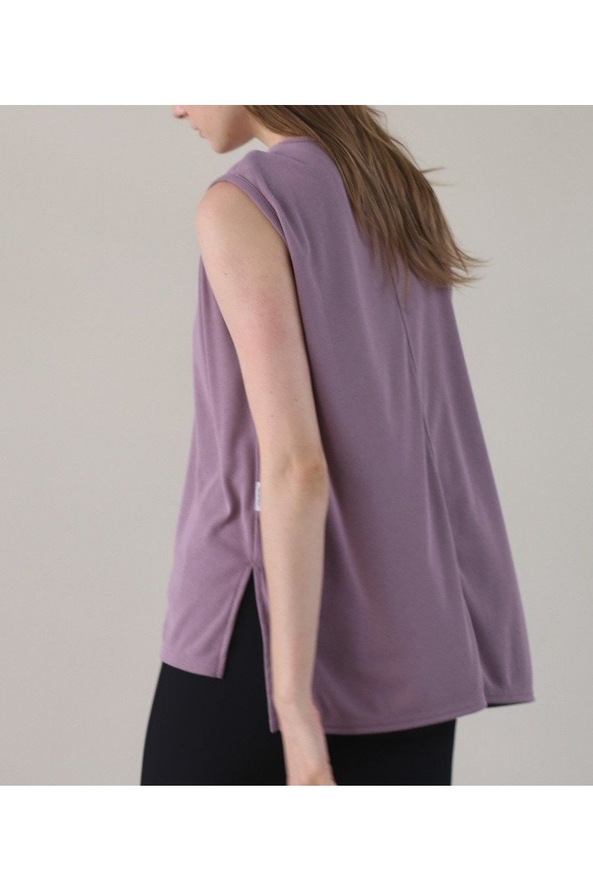 【ジュリエ/Julier】のフィールフライスノースリーブトップス 人気、トレンドファッション・服の通販 founy(ファニー) 　ファッション　Fashion　レディースファッション　Fashion for Women　トップス・カットソー　Cut & Sew Tops　キャミソール&ノースリーブ　Camisoles & Sleeveless Tops　スポーツウェア　Functional & Stylish Sportswear　スポーツ トップス　Athletic Tops / Workout Tops / Training Shirts　スポーツ　Sports, Activewear　スリット　Slit, Slit Detail　新作・新入荷　New Arrivals / New In　other-7|ID: prp329100004620172 ipo3291000000033137967