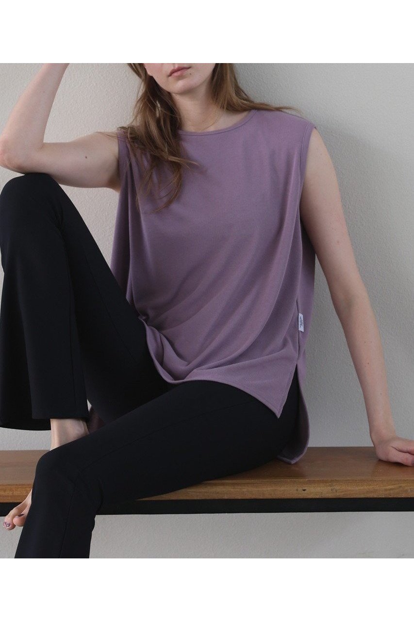 【ジュリエ/Julier】のフィールフライスノースリーブトップス 人気、トレンドファッション・服の通販 founy(ファニー) 　ファッション　Fashion　レディースファッション　Fashion for Women　トップス・カットソー　Cut & Sew Tops　キャミソール&ノースリーブ　Camisoles & Sleeveless Tops　スポーツウェア　Functional & Stylish Sportswear　スポーツ トップス　Athletic Tops / Workout Tops / Training Shirts　スポーツ　Sports, Activewear　スリット　Slit, Slit Detail　新作・新入荷　New Arrivals / New In　other-8|ID: prp329100004620172 ipo3291000000033137968