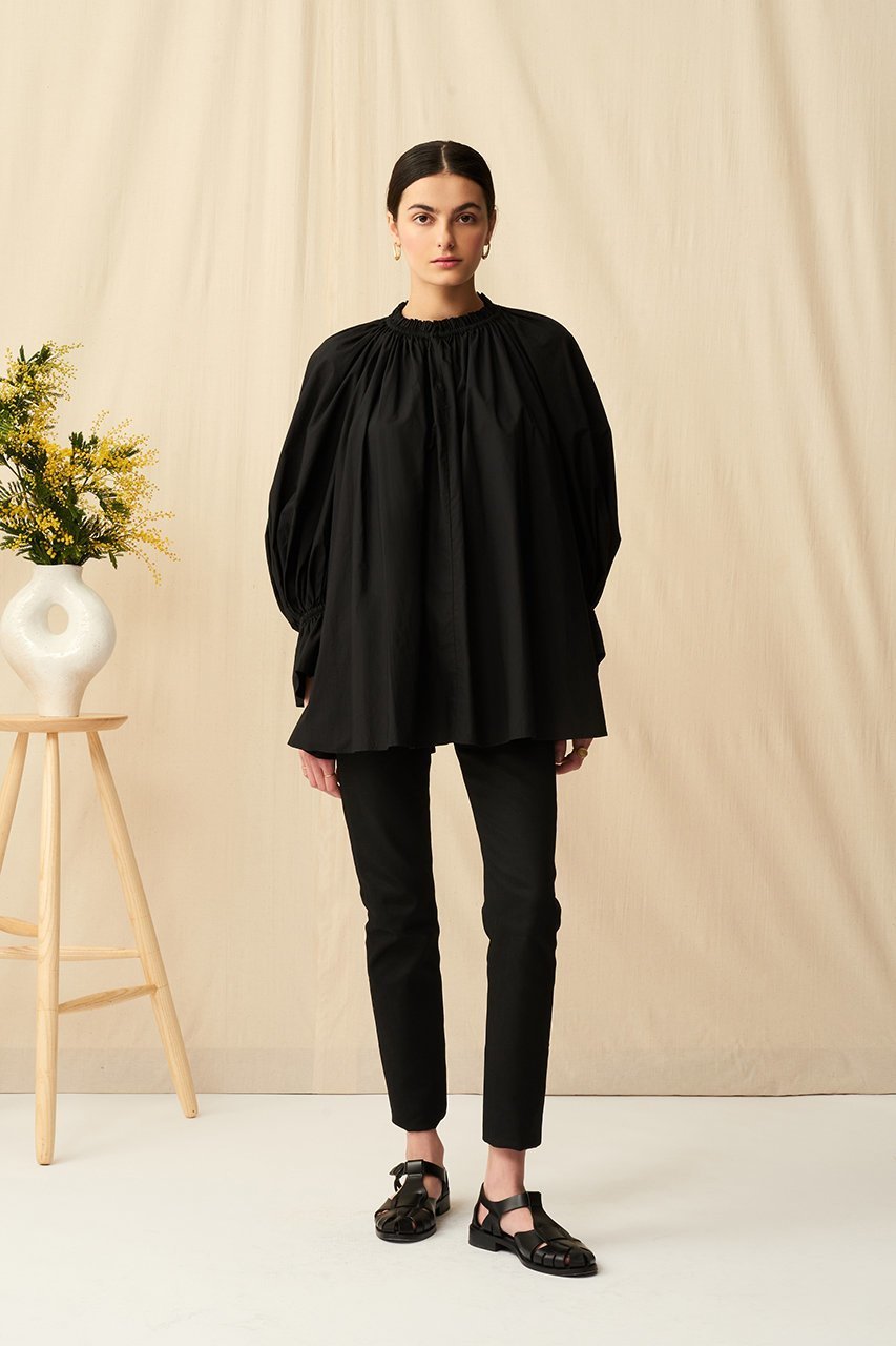 【マリハ/MARIHA】の秋の花のブラウス 人気、トレンドファッション・服の通販 founy(ファニー) 　ファッション　Fashion　レディースファッション　Fashion for Women　トップス・カットソー　Cut & Sew Tops　シャツ・ブラウス・オフィスカジュアル　Elegant Blouses & Button-Ups　カフス　Cuff Design　ギャザー　Gathered, Ruffled　スリーブ　Sleeve, Long Sleeve / Short Sleeve　フリル　Frill, Ruffle　ロング　Long, Long-Length　秋　Autumn　other-6|ID: prp329100004620220 ipo3291000000033590422