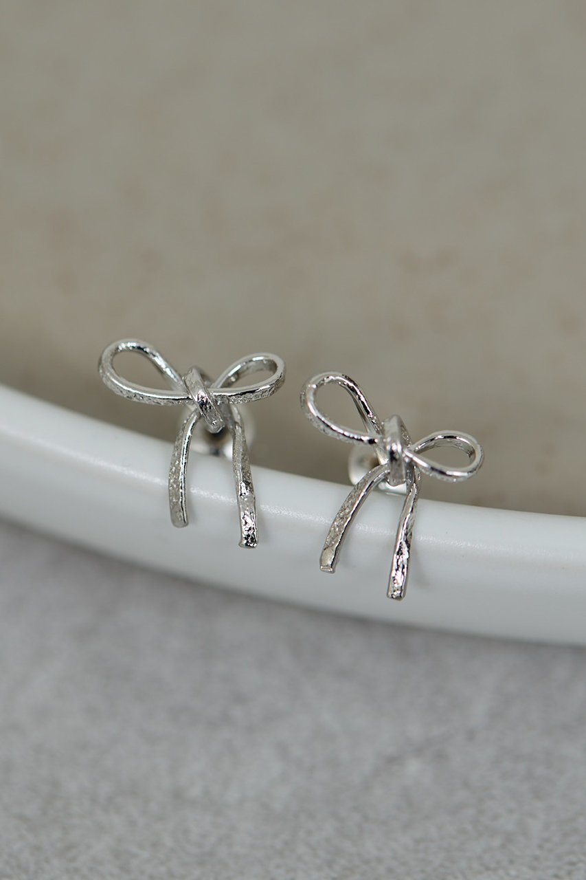 【ガリャルダガランテ/GALLARDAGALANTE】のリボンスタッドピアス 人気、トレンドファッション・服の通販 founy(ファニー) 　ファッション　Fashion　レディースファッション　Fashion for Women　ジュエリー　Jewelry　ファッションリング　Fashion Rings　イヤリング・フープ・ドロップタイプ　Hoop, Drop & Clip Earrings　イヤリング　Earrings　シルバー　Silver, Metallic Silver　ジャケット　Jacket, Outerwear　ベーシック　Basic, Essential　モチーフ　Motif, Design Theme　リボン　Ribbon, Bow　 other-1|ID: prp329100004621121 ipo3291000000035495925