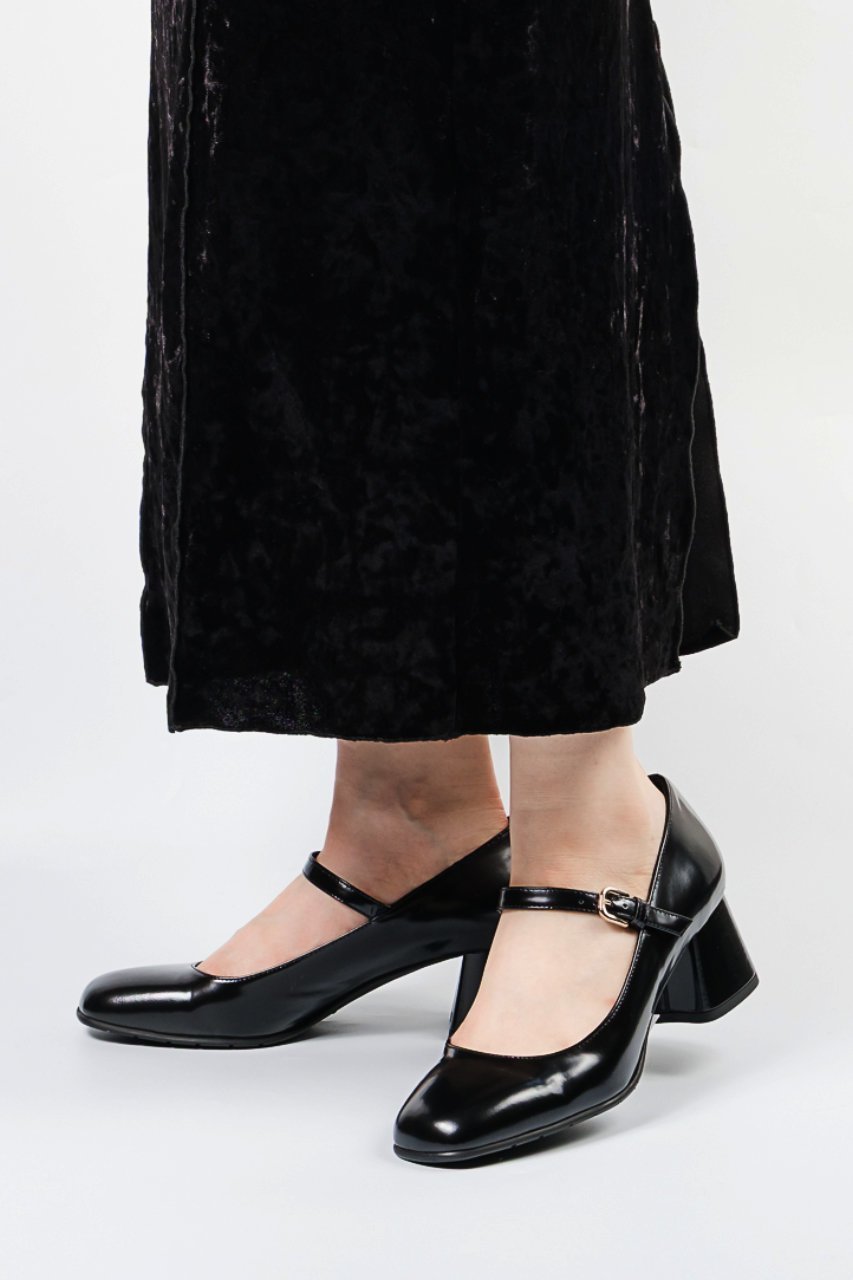 【ルカグロッシ/LucaGrossi】の【ELLE SHOP限定】フラットメリージェーン 人気、トレンドファッション・服の通販 founy(ファニー) 　ファッション　Fashion　レディースファッション　Fashion for Women　なめらか　Smooth, Silky Texture　オケージョン　Occasion Wear　クラシック　Classic, Timeless Style　シューズ　Shoes, Footwear　セレモニー　Ceremony　ソックス　Socks, Hosiery　タイツ　Tights, Legwear　フィット　Fit, Slim Fit　フォルム　Silhouette, Form　フラット　Flat, Flat Shoes　ラップ　Wrap, Wrap Design　エレガント 上品　Elegant　ビジネス 仕事 通勤　Business / Work / Commuting　other-8|ID: prp329100004621135 ipo3291000000033510905