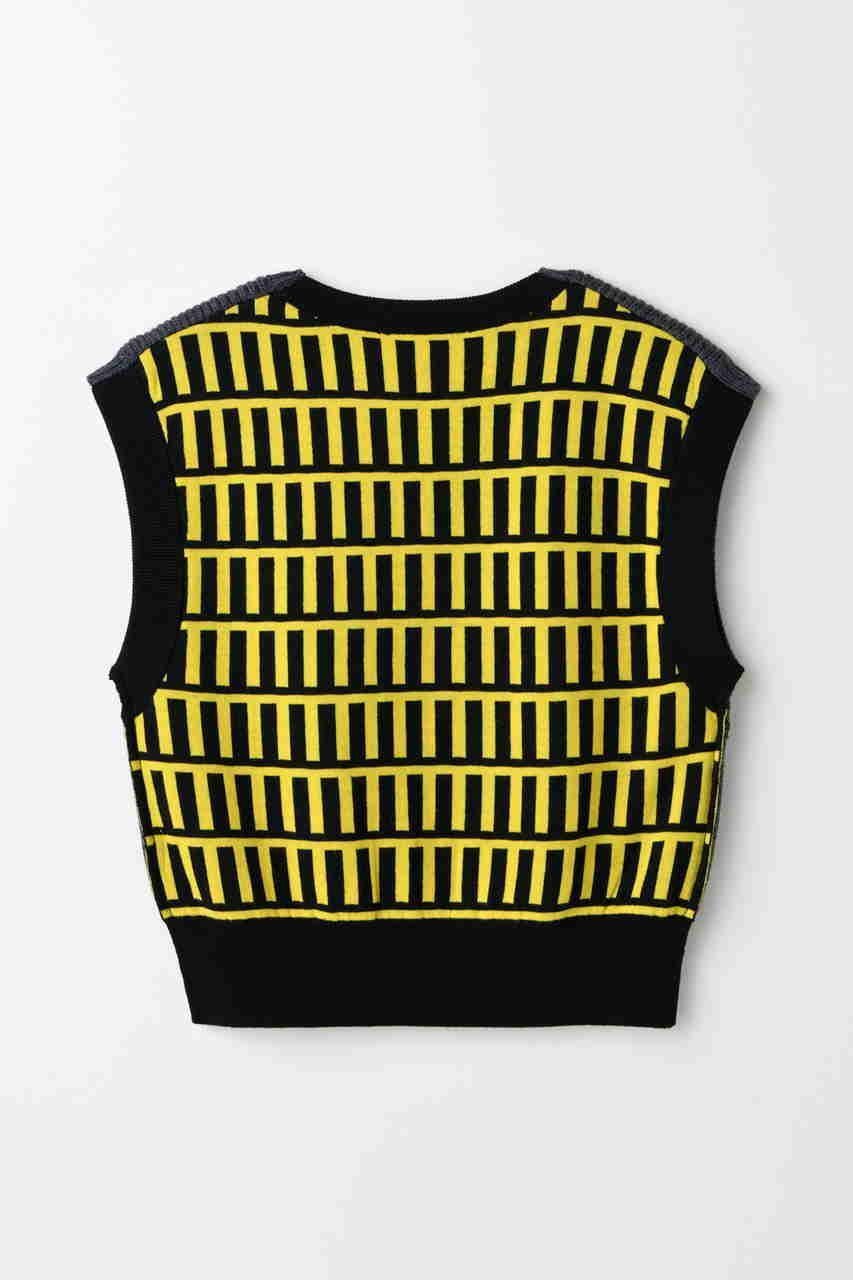 【エンフォルド/ENFOLD】のKNIT VEST/ベスト 人気、トレンドファッション・服の通販 founy(ファニー) 　ファッション　Fashion　レディースファッション　Fashion for Women　トップス・カットソー　Cut & Sew Tops　ニット　Knit Tops & Sweaters　ベスト&ジレ / 重ね着スタイル　Vests & Gilets　カジュアルプルオーバー・ニットトップス　Pullovers & Knit Tops / Casual Pullovers　ソックス　Socks, Hosiery　タンク　Tank Top, Sleeveless Top　フロント　Front, Front Design　ベスト　Vest, Waistcoat　ベーシック　Basic, Essential　今季　This Season, Current Season　再入荷　Restock / Back in Stock　other-2|ID: prp329100004621262 ipo3291000000033155672