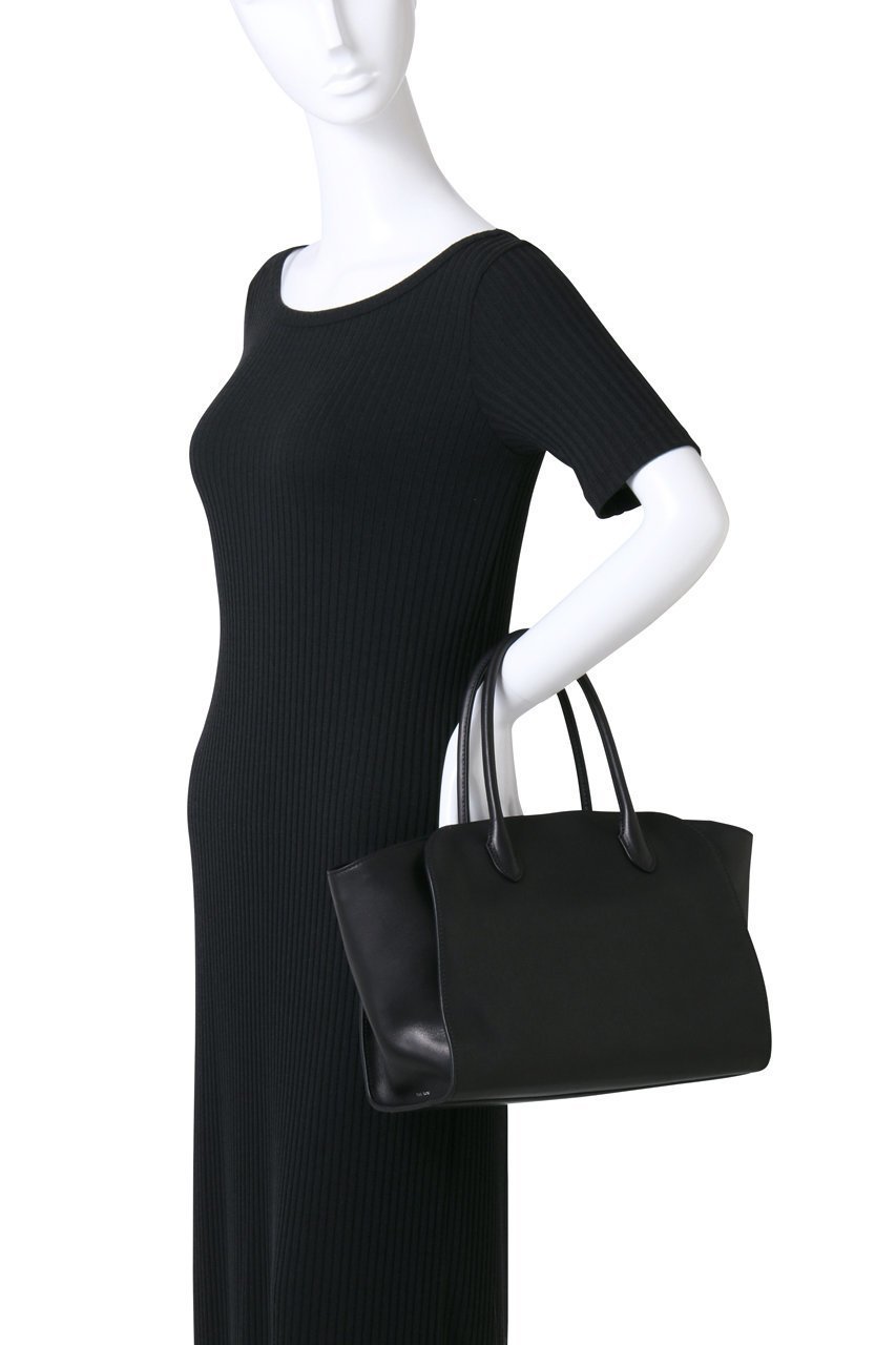 【ザ ロウ/THE ROW】のMARLO 12(SADDLE LEATHER) 人気、トレンドファッション・服の通販 founy(ファニー) 　ファッション　Fashion　レディースファッション　Fashion for Women　バッグ　Bags　2025年　2025　2025-2026秋冬・A/W　Autumn/Winter 2025–26 AW25–26　スクエア　Square, Square Shape　フォルム　Silhouette, Form　A/W・秋冬　Autumn/Winter　other-2|ID: prp329100004622094 ipo3291000000033169286