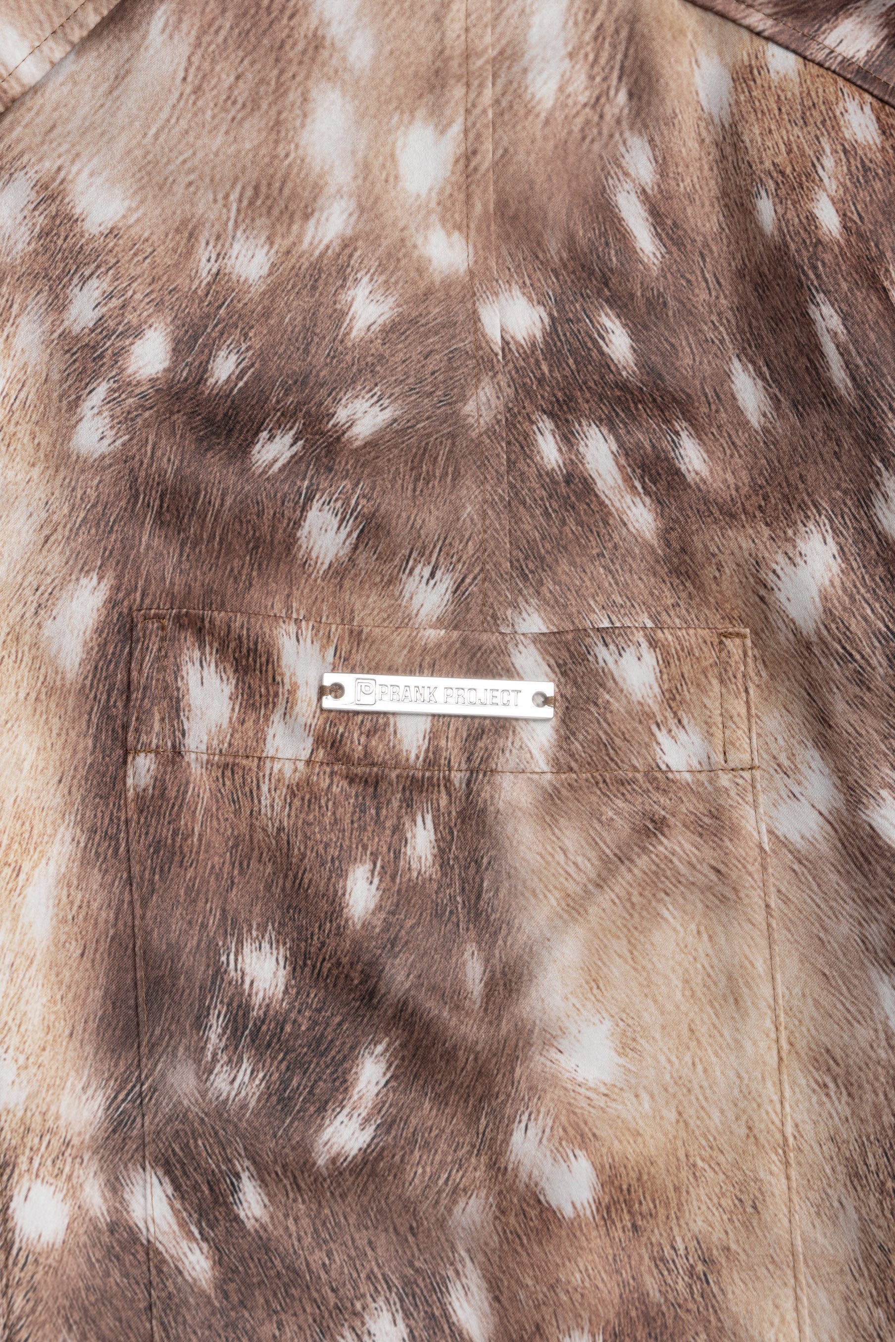 【プランク プロジェクト/PRANK PROJECT】のバンビプリントオーバーシャツ / Bambi Print Overshirt 人気、トレンドファッション・服の通販 founy(ファニー) 　ファッション　Fashion　レディースファッション　Fashion for Women　トップス・カットソー　Cut & Sew Tops　シャツ・ブラウス・オフィスカジュアル　Elegant Blouses & Button-Ups　2025年　2025　2025-2026秋冬・A/W　Autumn/Winter 2025–26 AW25–26　サテン　Satin, Glossy Fabric　スリーブ　Sleeve, Long Sleeve / Short Sleeve　プリント　Print, Printed Pattern　ロング　Long, Long-Length　エレガント 上品　Elegant　A/W・秋冬　Autumn/Winter　other-4|ID: prp329100004622127 ipo3291000000033169583