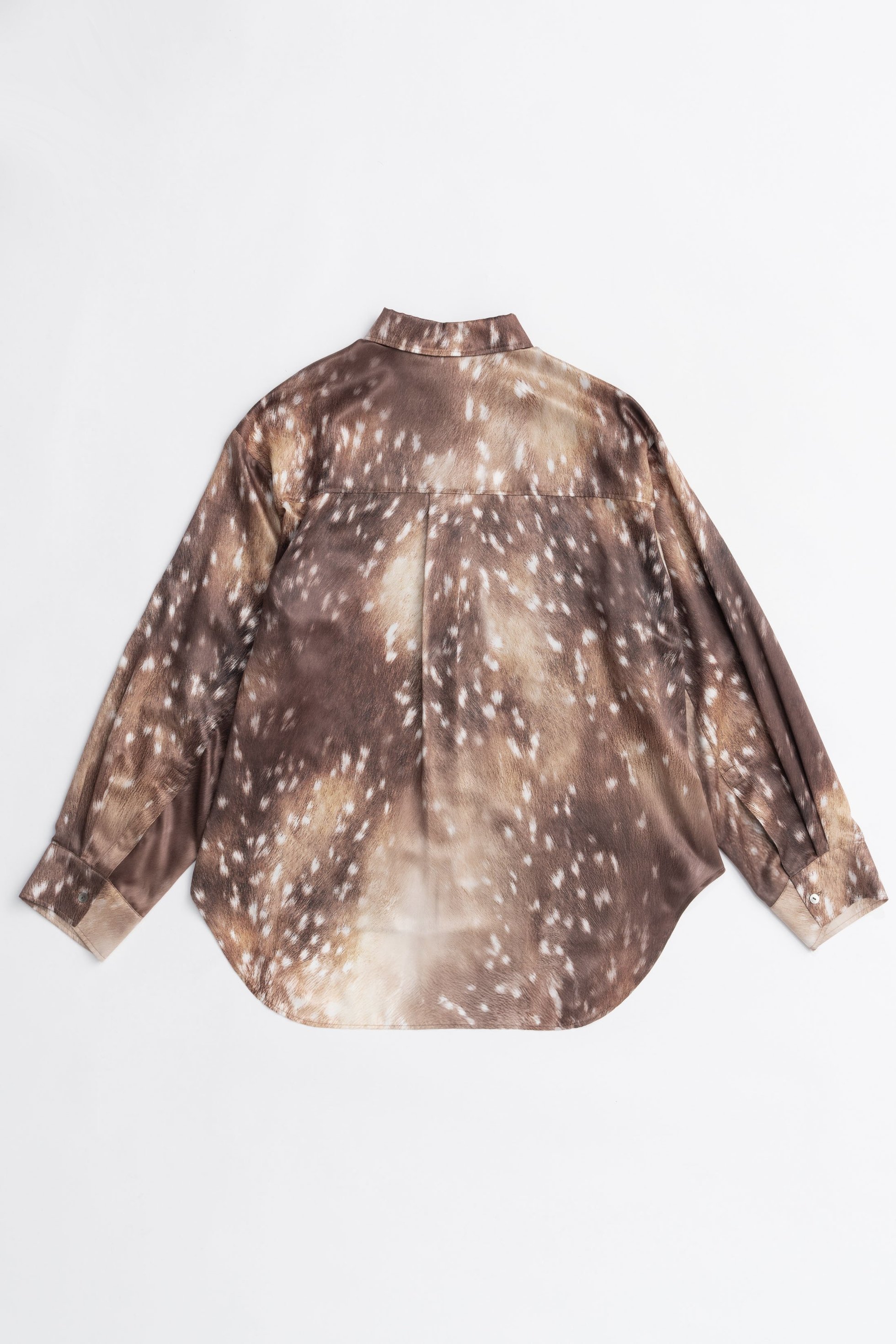 【プランク プロジェクト/PRANK PROJECT】のバンビプリントオーバーシャツ / Bambi Print Overshirt 人気、トレンドファッション・服の通販 founy(ファニー) 　ファッション　Fashion　レディースファッション　Fashion for Women　トップス・カットソー　Cut & Sew Tops　シャツ・ブラウス・オフィスカジュアル　Elegant Blouses & Button-Ups　2025年　2025　2025-2026秋冬・A/W　Autumn/Winter 2025–26 AW25–26　サテン　Satin, Glossy Fabric　スリーブ　Sleeve, Long Sleeve / Short Sleeve　プリント　Print, Printed Pattern　ロング　Long, Long-Length　エレガント 上品　Elegant　A/W・秋冬　Autumn/Winter　other-5|ID: prp329100004622127 ipo3291000000033169586