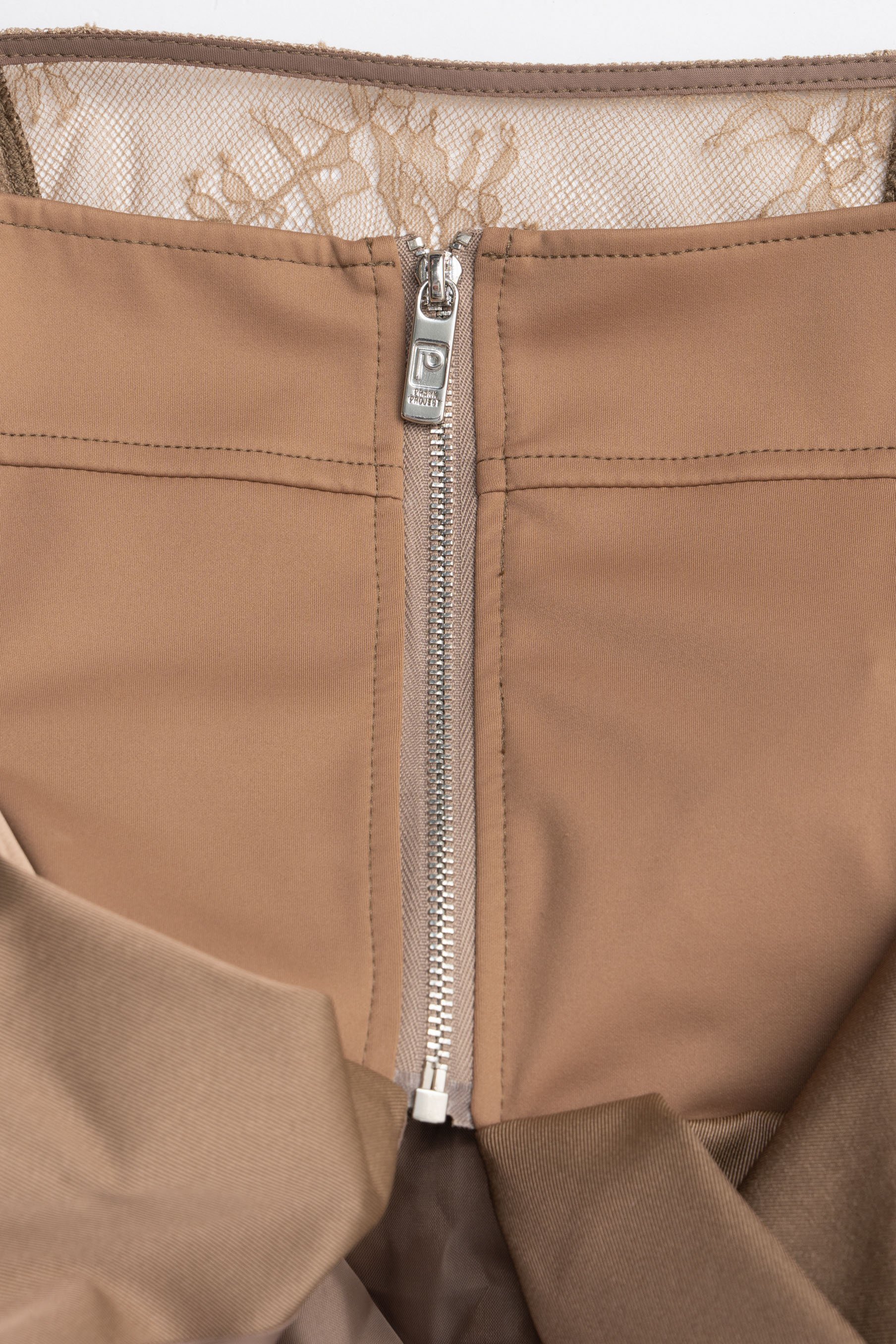 【プランク プロジェクト/PRANK PROJECT】のボリュームヘムキャミソール / Volume Hem Camisole 人気、トレンドファッション・服の通販 founy(ファニー) ファッション Fashion レディースファッション Fashion for Women トップス・カットソー Cut & Sew Tops キャミソール&ノースリーブ Camisoles & Sleeveless Tops シャツ・ブラウス・オフィスカジュアル Elegant Blouses & Button-Ups コンパクト Compact, Small Size サテン Satin, Glossy Fabric ノースリーブ Sleeveless, No-Sleeve バルーン Balloon, Balloon Silhouette フォルム Silhouette, Form ボトム Bottoms, Lower Wear マニッシュ Mannish, Boyish レース Lace, Lace Fabric エレガント 上品 Elegant other-5|ID: prp329100004622130 ipo3291000000033169630