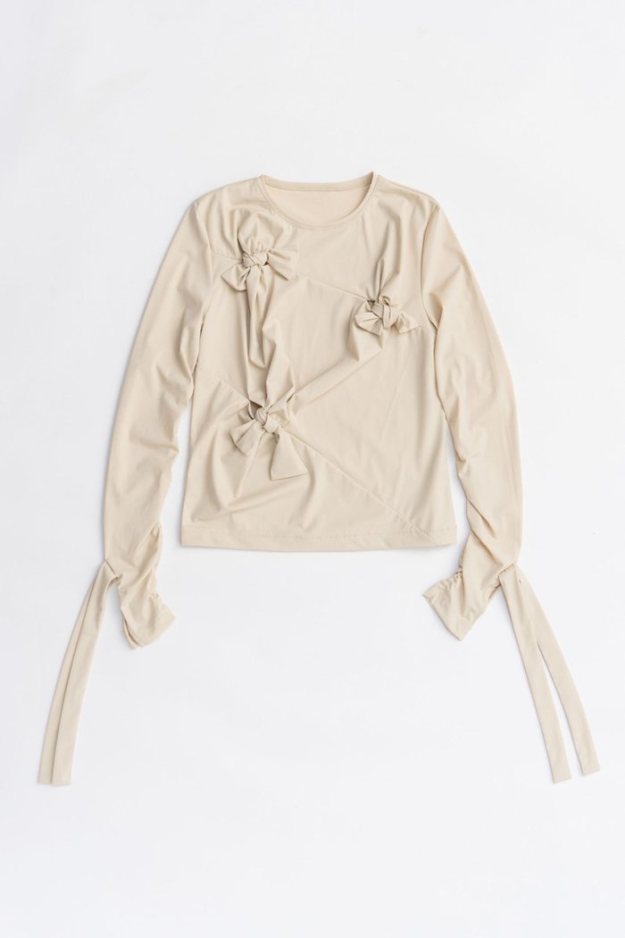 【プランク プロジェクト/PRANK PROJECT】のノットシャーリングトップ / Knot Sharing Top インテリア・キッズ・メンズ・レディースファッション・服の通販 founy(ファニー) https://founy.com/ ファッション Fashion レディースファッション Fashion for Women トップス・カットソー Cut & Sew Tops シャツ・ブラウス・オフィスカジュアル Elegant Blouses & Button-Ups ロングTシャツ・Tシャツ Longline T-Shirts & Tees カットソー・ベーシックTシャツ Cut-and-Sewn Tops / Stretch Tees & Basics 2025年 2025 2025-2026秋冬・A/W Autumn/Winter 2025–26 AW25–26 カットソー Cut and Sewn Top スポーティ Sporty, Casual Athletic スリーブ Sleeve, Long Sleeve / Short Sleeve リボン Ribbon, Bow ロング Long, Long-Length A/W・秋冬 Autumn/Winter |ID: prp329100004624638 ipo3291000000033215905
