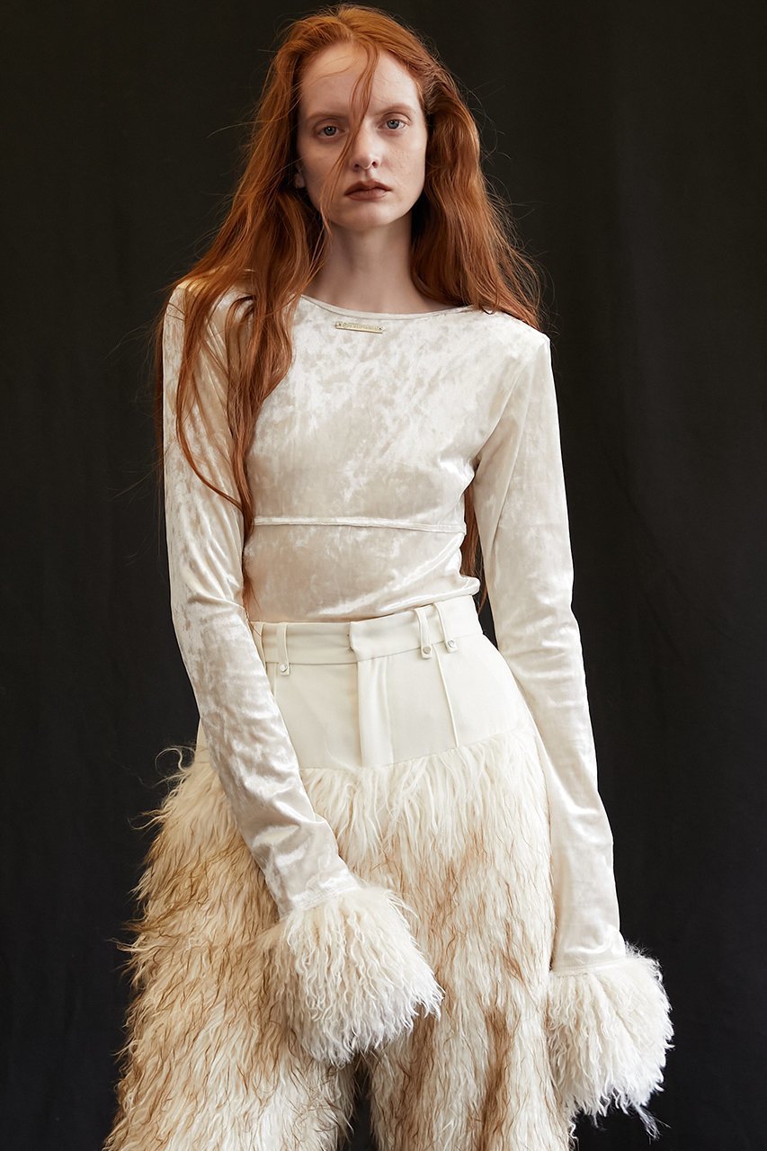 【プランク プロジェクト/PRANK PROJECT】のファースリーブベロアトップ / Fur Sleeve Velour Top 人気、トレンドファッション・服の通販 founy(ファニー) 　ファッション　Fashion　レディースファッション　Fashion for Women　トップス・カットソー　Cut & Sew Tops　シャツ・ブラウス・オフィスカジュアル　Elegant Blouses & Button-Ups　ロングTシャツ・Tシャツ　Longline T-Shirts & Tees　カットソー・ベーシックTシャツ　Cut-and-Sewn Tops / Stretch Tees & Basics　ベロアトップス　Velour Tops / Velvet-Look Items　2025年　2025　2025-2026秋冬・A/W　Autumn/Winter 2025–26 AW25–26　おすすめ　Recommended / Our Picks　コンシャス　Conscious, Bodycon　シンプル　Simple, Minimal　ジャケット　Jacket, Outerwear　スリーブ　Sleeve, Long Sleeve / Short Sleeve　フェイクファー　Faux Fur, Imitation Fur　ベロア　Velour, Soft Velvet　ロング　Long, Long-Length　A/W・秋冬　Autumn/Winter　other-8|ID: prp329100004624650 ipo3291000000033216012