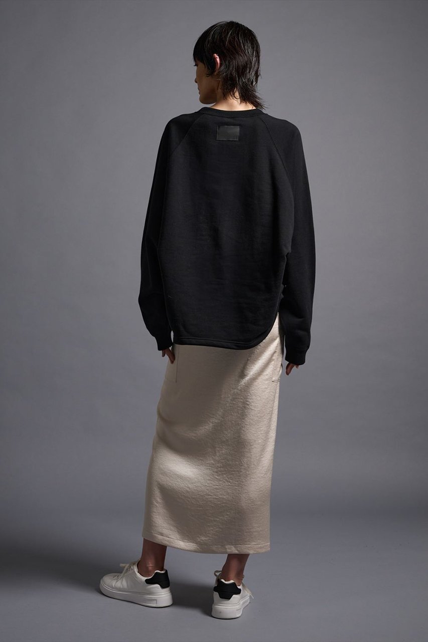 【コグ ザビッグスモーク/COGTHEBIGSMOKE】の【8/1 0:00販売開始】19 KAYA TUCKED HEM TOP 人気、トレンドファッション・服の通販 founy(ファニー) 　ファッション　Fashion　レディースファッション　Fashion for Women　トップス・カットソー　Cut & Sew Tops　シャツ・ブラウス・オフィスカジュアル　Elegant Blouses & Button-Ups　レディースパーカー・カジュアルフーディー　Casual Hoodies & Sweatshirts　ロングTシャツ・Tシャツ　Longline T-Shirts & Tees　スウェット・クルーネックトップス　Sweatshirts & Crewnecks / Relaxed Fit Sweat Tops　カットソー・ベーシックTシャツ　Cut-and-Sewn Tops / Stretch Tees & Basics　2025年　2025　2025-2026秋冬・A/W　Autumn/Winter 2025–26 AW25–26　スウェット / スエット　Sweatshirt, Sweatwear　定番　Standard, Basic Item　A/W・秋冬　Autumn/Winter　other-8|ID: prp329100004625429 ipo3291000000033230224