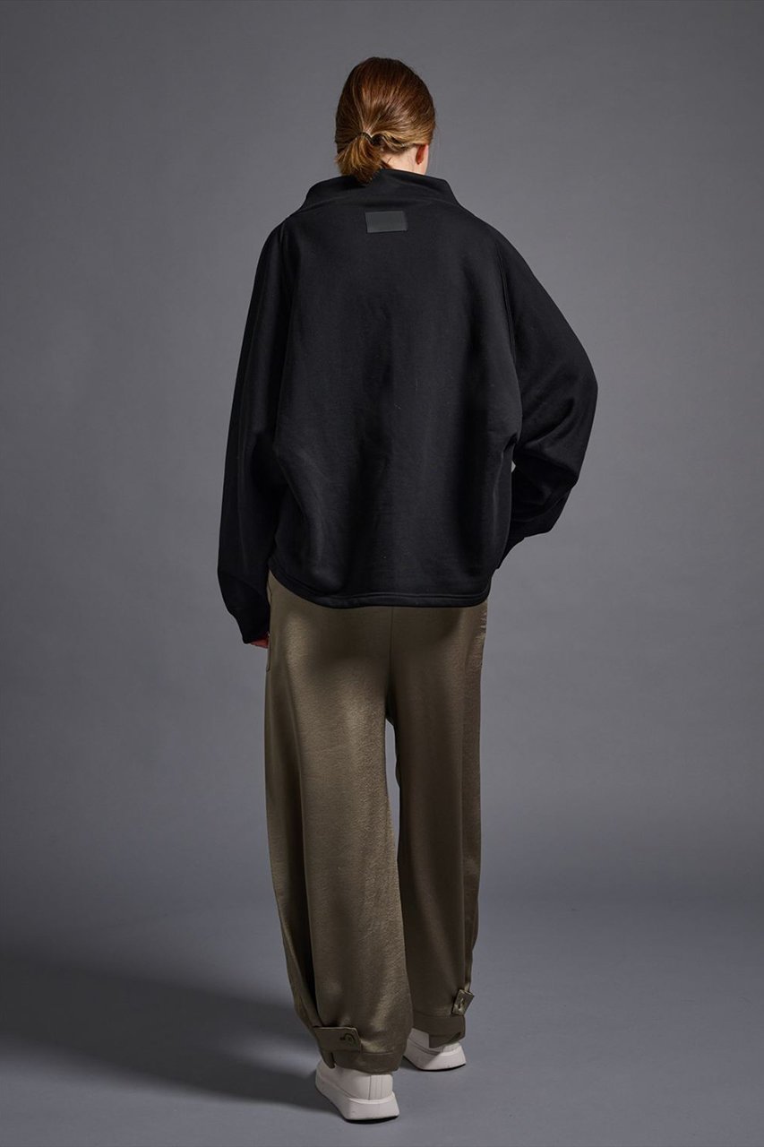 【コグ ザビッグスモーク/COGTHEBIGSMOKE】の【8/1 0:00販売開始】18 MELINA BOTTLE NECK SWEATSHIRT 人気、トレンドファッション・服の通販 founy(ファニー) 　ファッション　Fashion　レディースファッション　Fashion for Women　トップス・カットソー　Cut & Sew Tops　シャツ・ブラウス・オフィスカジュアル　Elegant Blouses & Button-Ups　レディースパーカー・カジュアルフーディー　Casual Hoodies & Sweatshirts　ロングTシャツ・Tシャツ　Longline T-Shirts & Tees　スウェット・クルーネックトップス　Sweatshirts & Crewnecks / Relaxed Fit Sweat Tops　カットソー・ベーシックTシャツ　Cut-and-Sewn Tops / Stretch Tees & Basics　2025年　2025　2025-2026秋冬・A/W　Autumn/Winter 2025–26 AW25–26　スウェット / スエット　Sweatshirt, Sweatwear　ボトルネック　Bottle Neck, Mock Neck　定番　Standard, Basic Item　A/W・秋冬　Autumn/Winter　other-7|ID: prp329100004625430 ipo3291000000033230233