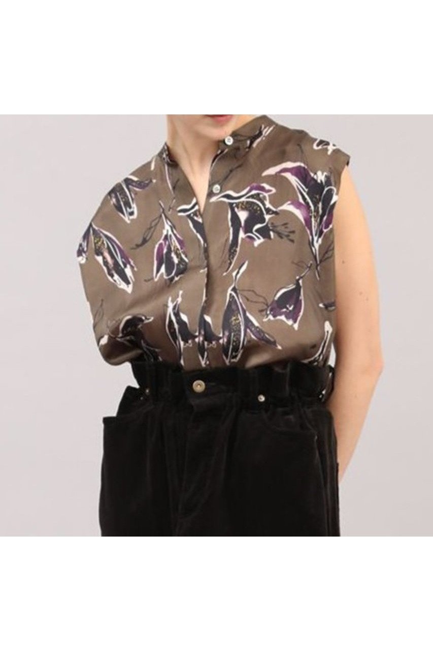 【サクラ/SACRA】のオータムフローラブラウス 人気、トレンドファッション・服の通販 founy(ファニー) 　ファッション　Fashion　レディースファッション　Fashion for Women　トップス・カットソー　Cut & Sew Tops　キャミソール&ノースリーブ　Camisoles & Sleeveless Tops　シャツ・ブラウス・オフィスカジュアル　Elegant Blouses & Button-Ups　2025年　2025　2025-2026秋冬・A/W　Autumn/Winter 2025–26 AW25–26　ショルダー　Shoulder, Shoulder Strap　ドレープ　Drape, Draping Fabric　ノースリーブ　Sleeveless, No-Sleeve　フラワー　Flower, Floral　プリント　Print, Printed Pattern　ボックス　Boxy, Box Shape　モダン　Modern, Contemporary　秋　Autumn　A/W・秋冬　Autumn/Winter　other-8|ID: prp329100004625440 ipo3291000000033230329