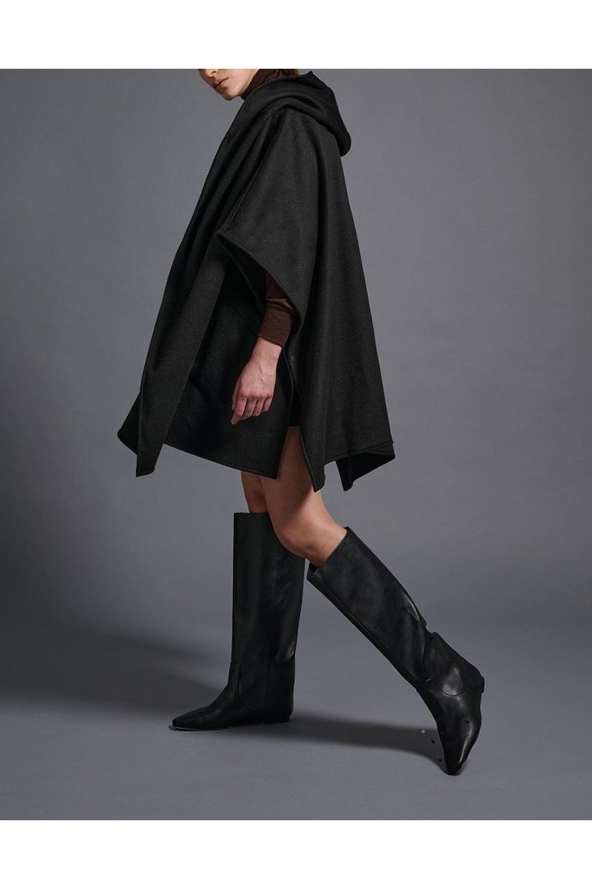 【コグ ザビッグスモーク/COGTHEBIGSMOKE】の【8/1 0:00販売開始】15 GITTY HOODED CAPE 人気、トレンドファッション・服の通販 founy(ファニー) 　ファッション　Fashion　レディースファッション　Fashion for Women　アウター　Coat / Outerwear Collection　コート・ロングコート・ピーコート　Long Coats, Peacoats & More　2025年　2025　2025-2026秋冬・A/W　Autumn/Winter 2025–26 AW25–26　エレガント 上品　Elegant　ショート　Short, Short Length　ショール　Shawl, Wrap　シンプル　Simple, Minimal　ドット　Polka Dot, Dot Pattern　パターン　Pattern, Design Print　ポケット　Pocket, Pocket Detail　ポンチョ　Poncho, Cape Style　A/W・秋冬　Autumn/Winter　other-7|ID: prp329100004625446 ipo3291000000033230384