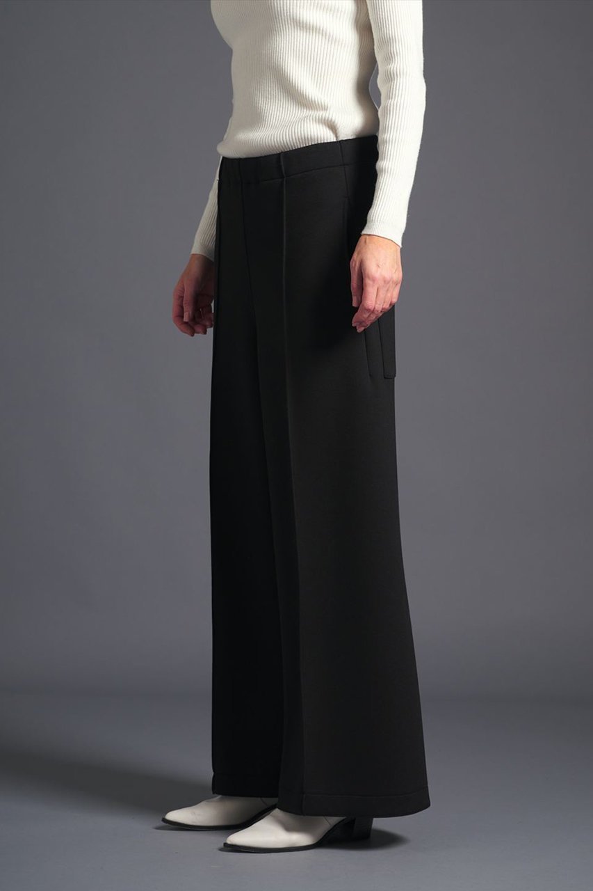 【コグ ザビッグスモーク/COGTHEBIGSMOKE】の【8/1 0:00販売開始】31 GENEVA WIDE LEG TROUSERS 人気、トレンドファッション・服の通販 founy(ファニー) 　ファッション　Fashion　レディースファッション　Fashion for Women　パンツ　Pants & Trousers　2025年　2025　2025-2026秋冬・A/W　Autumn/Winter 2025–26 AW25–26　エアリー　Airy Texture　ストレッチ　Stretch, Stretchy Fabric　パッチ　Patch, Appliqué　フォルム　Silhouette, Form　フラット　Flat, Flat Shoes　ポケット　Pocket, Pocket Detail　エレガント 上品　Elegant　A/W・秋冬　Autumn/Winter　other-6|ID: prp329100004625460 ipo3291000000033230505